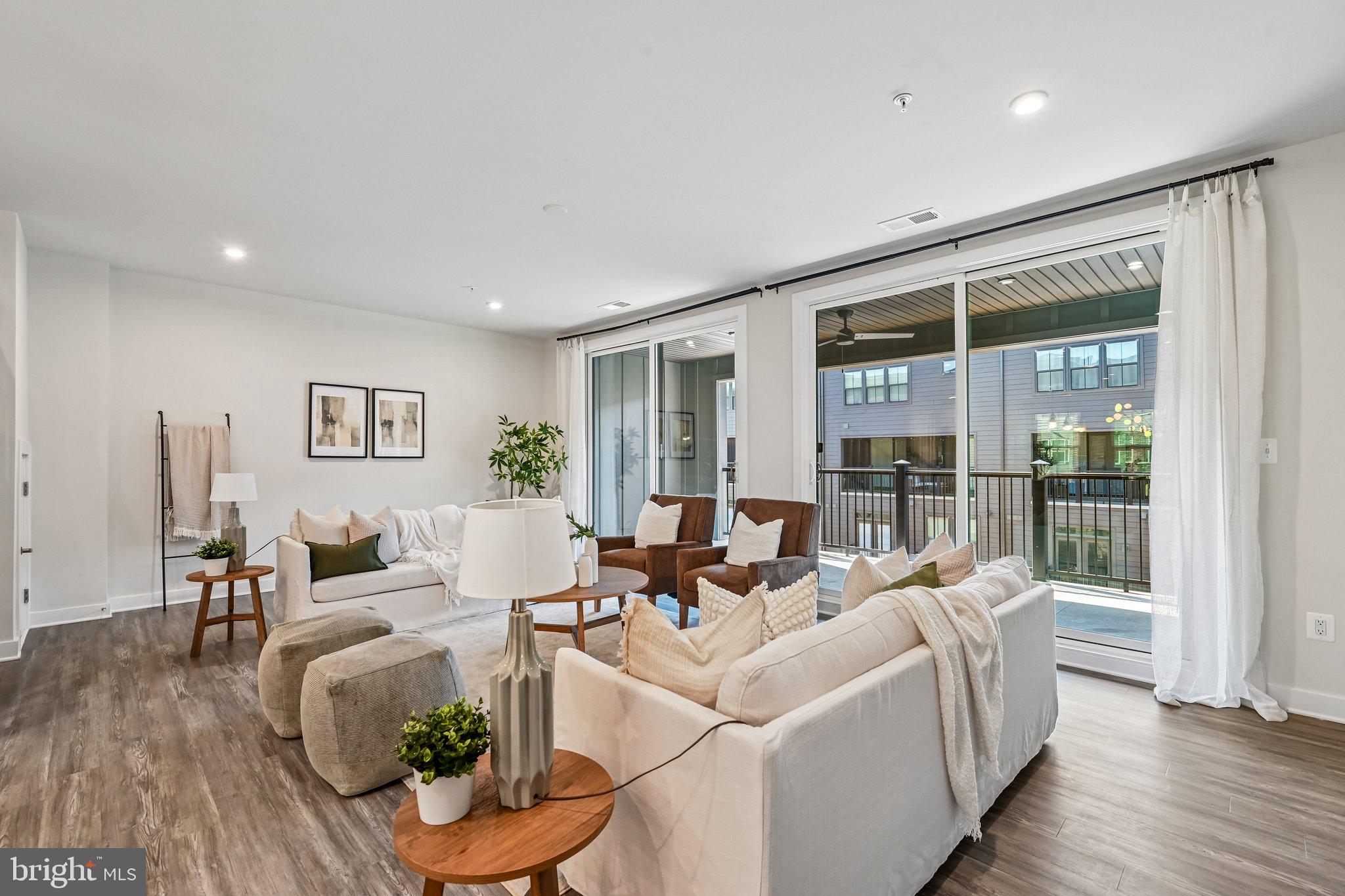 PADDOCK POINTE - Residential
