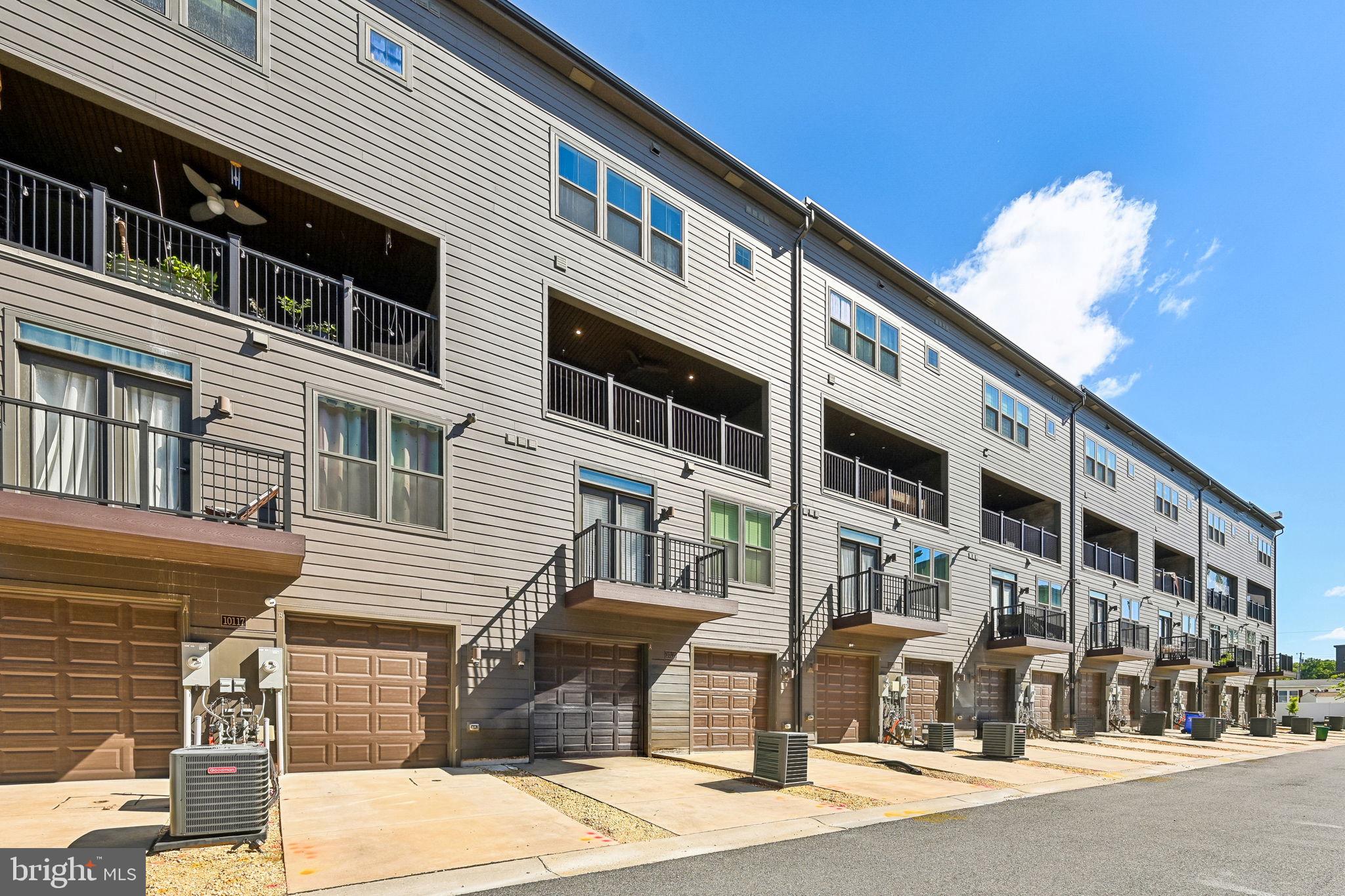 PADDOCK POINTE - Residential