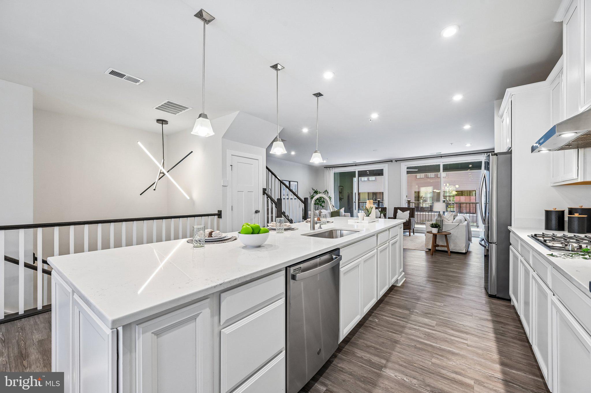 PADDOCK POINTE - Residential