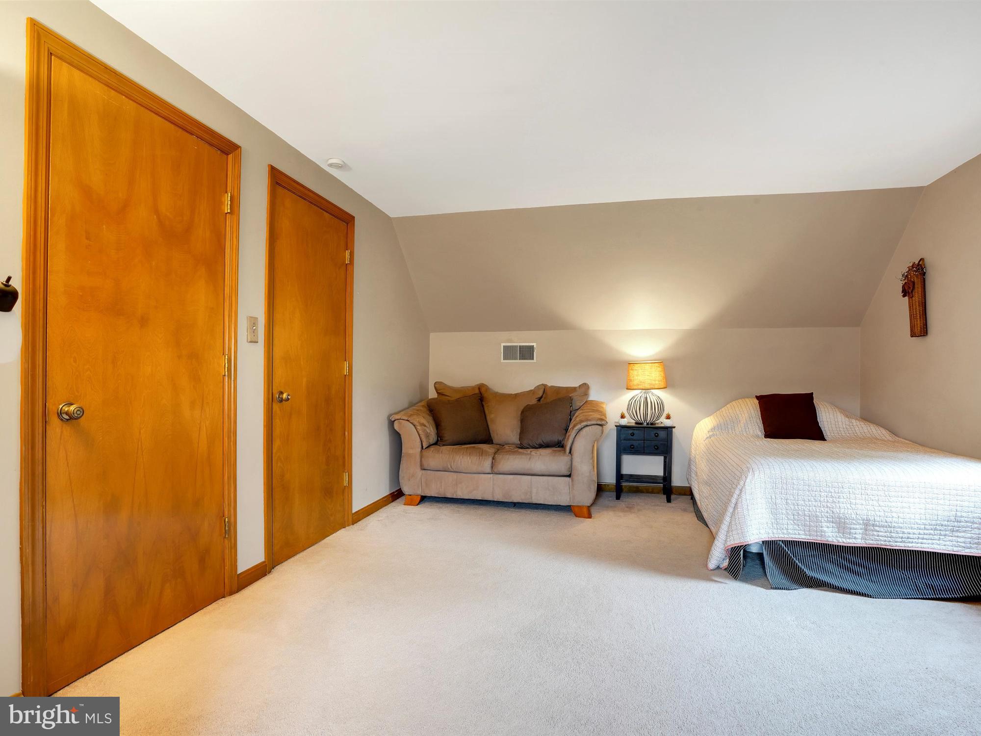 ELMCREST - Residential