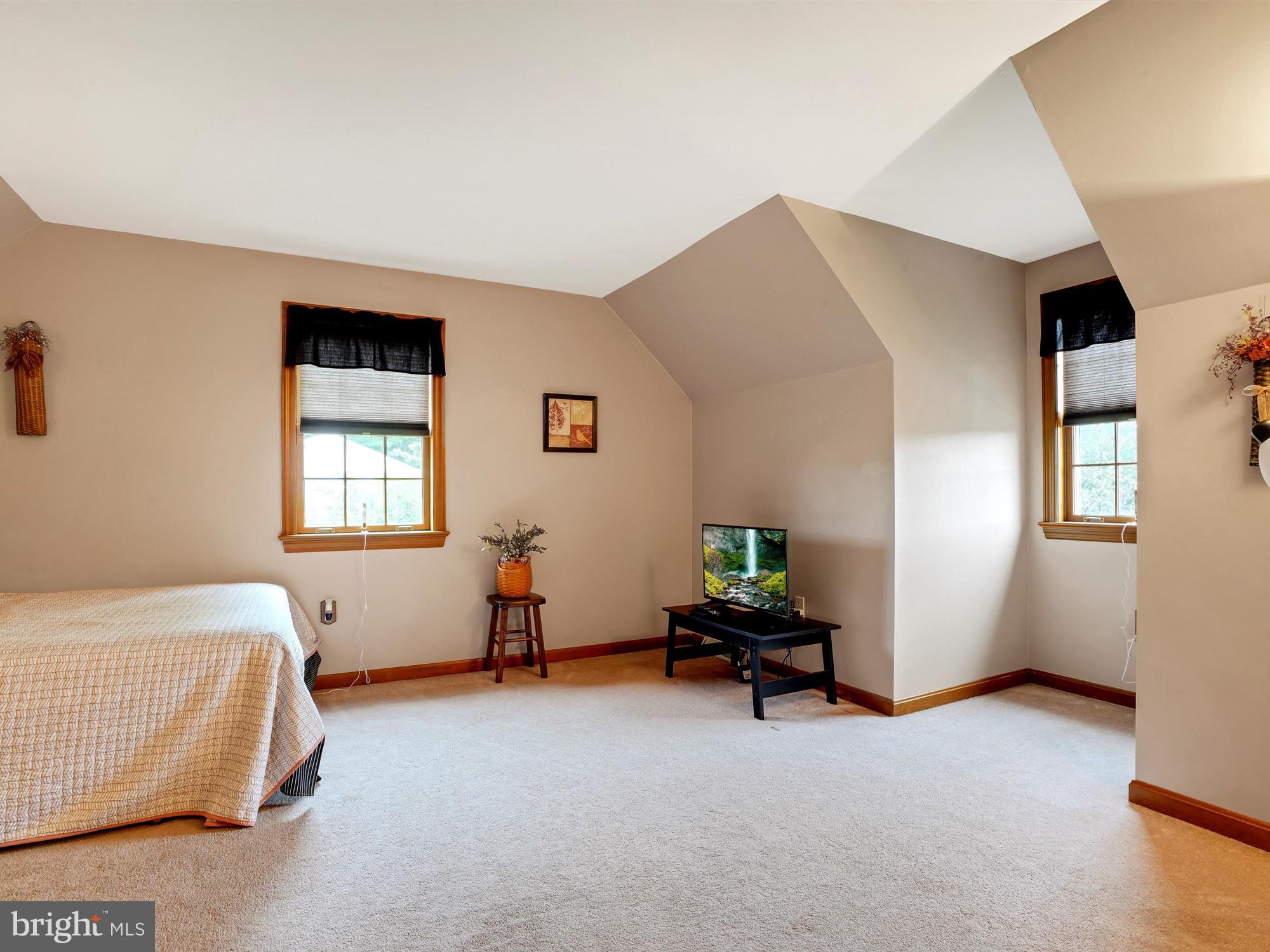 ELMCREST - Residential