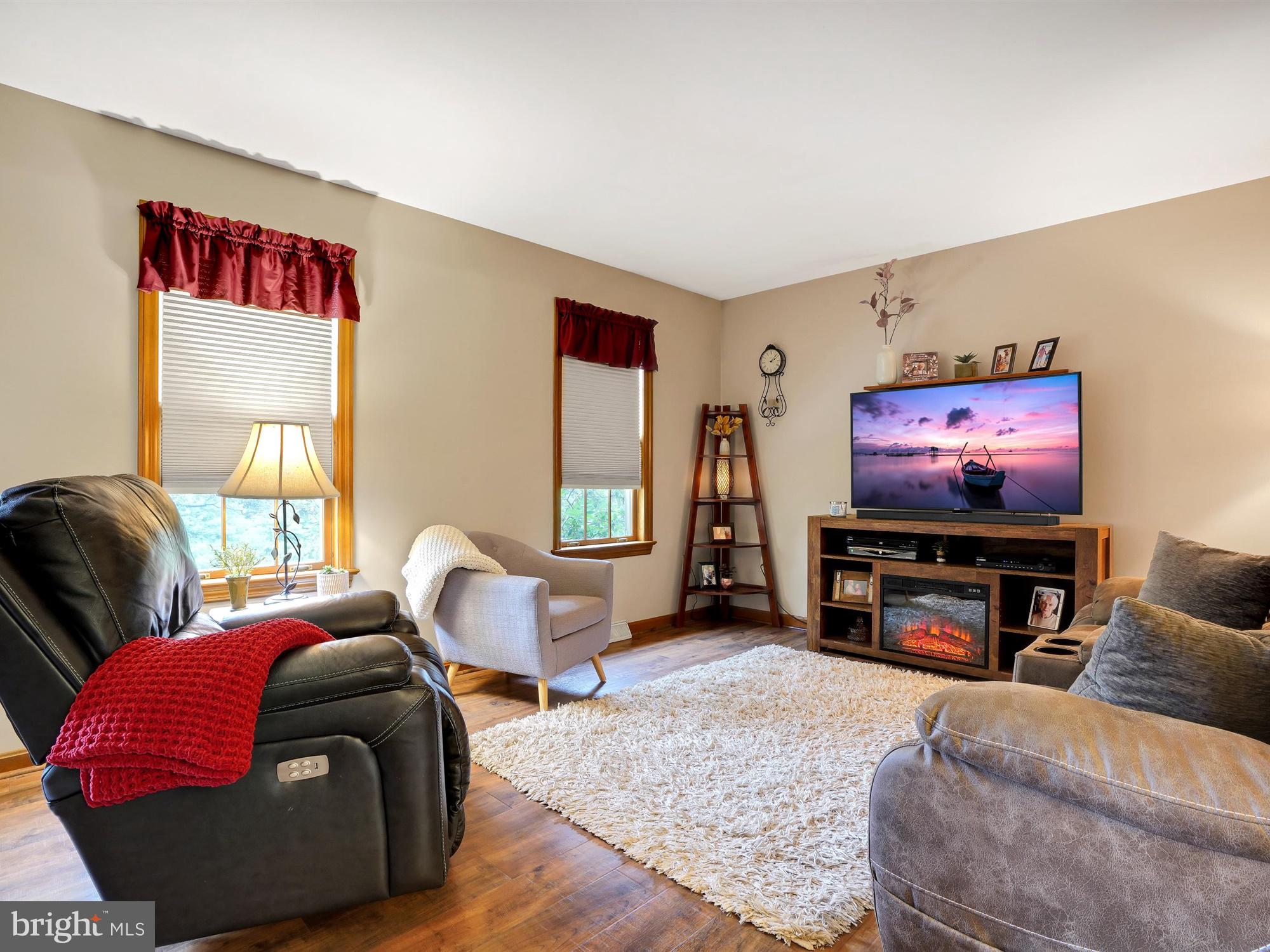 ELMCREST - Residential