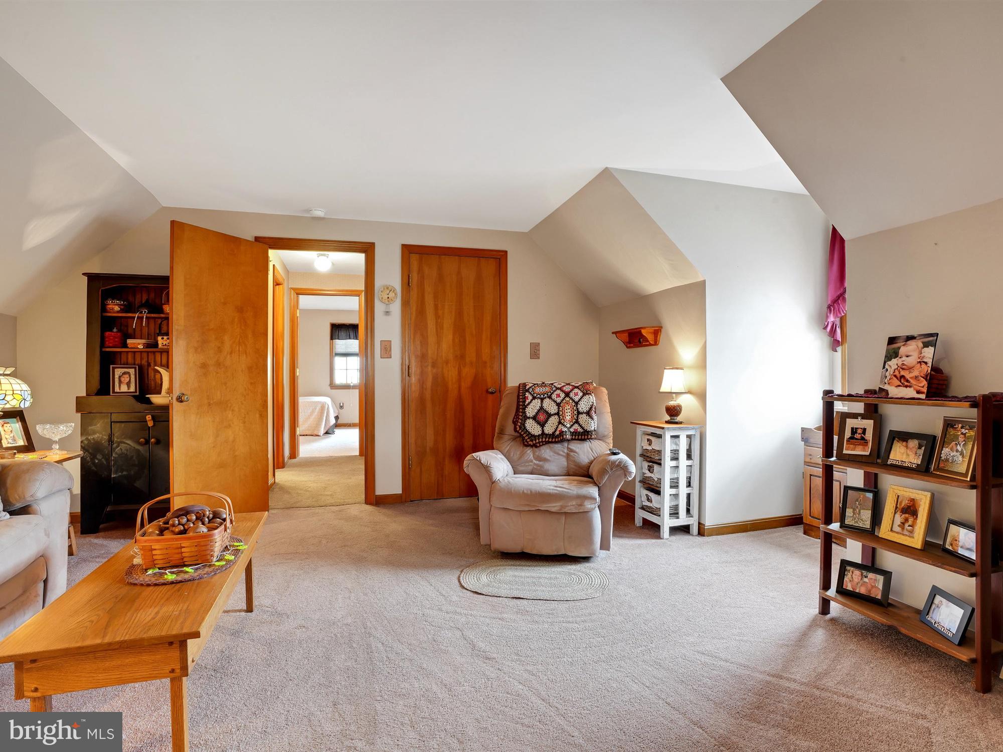 ELMCREST - Residential