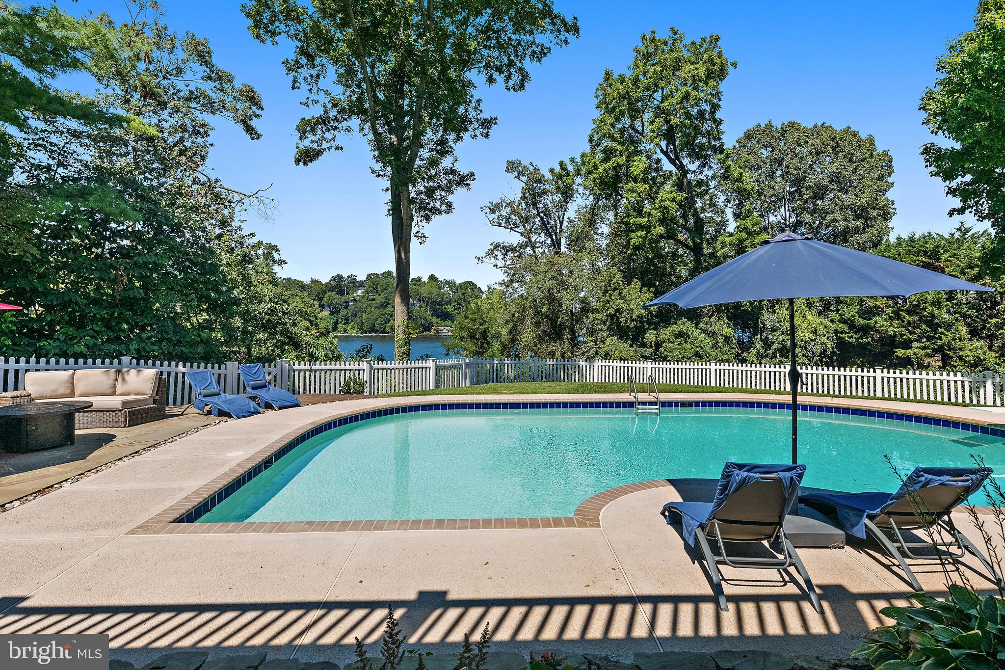 THE DOWNS - Residential