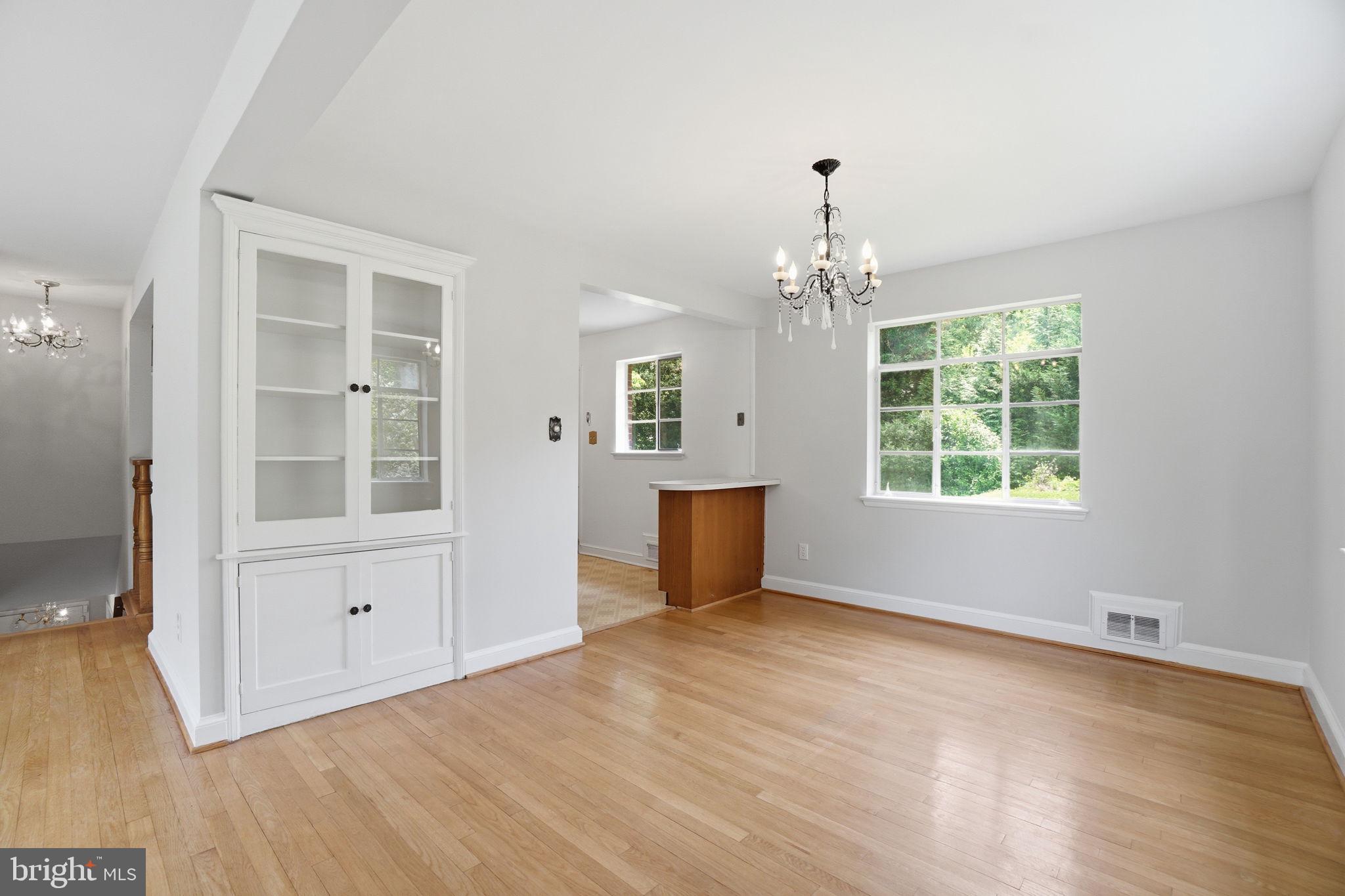 BROYHILL CREST - Residential