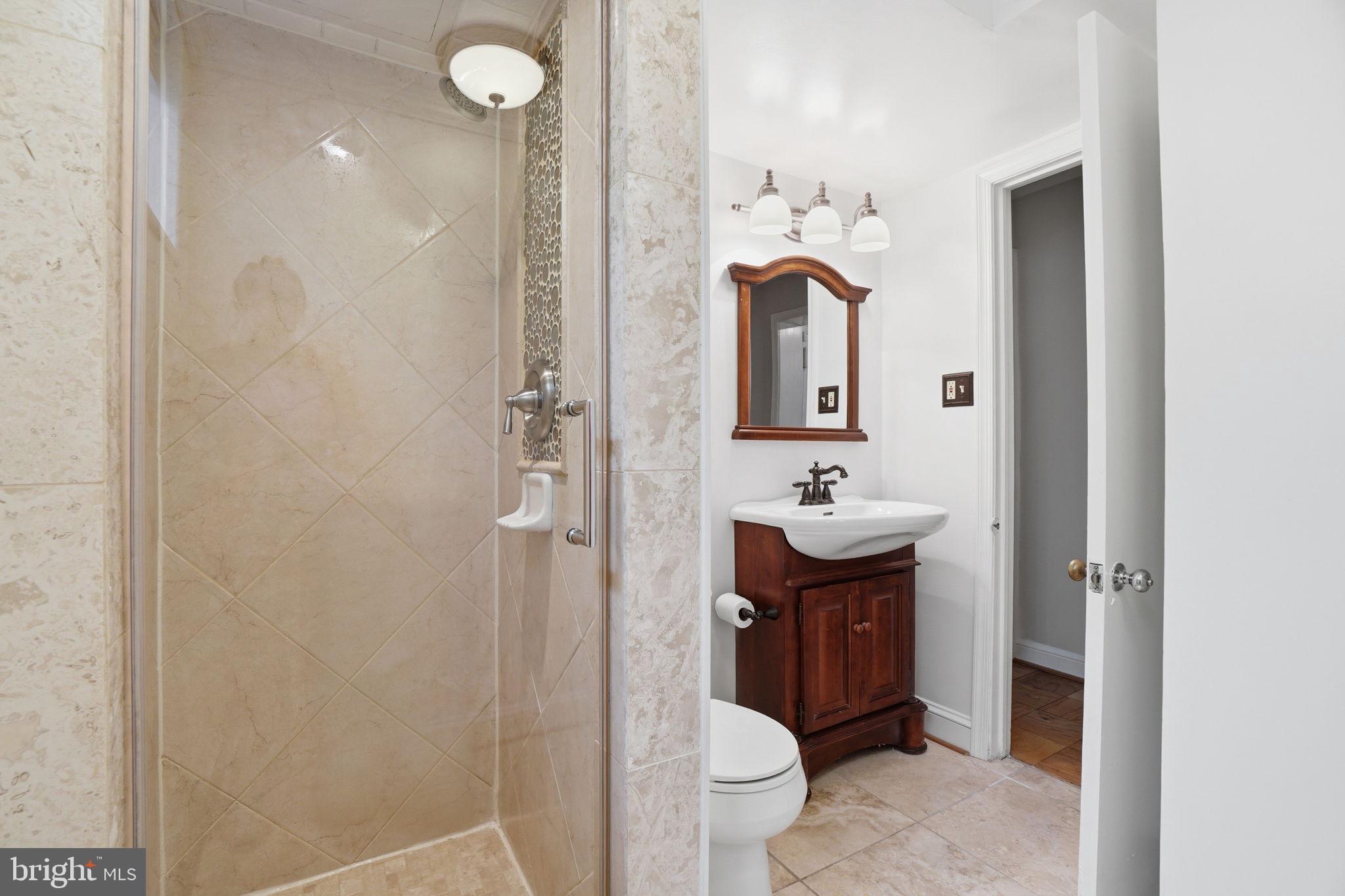 BROYHILL CREST - Residential