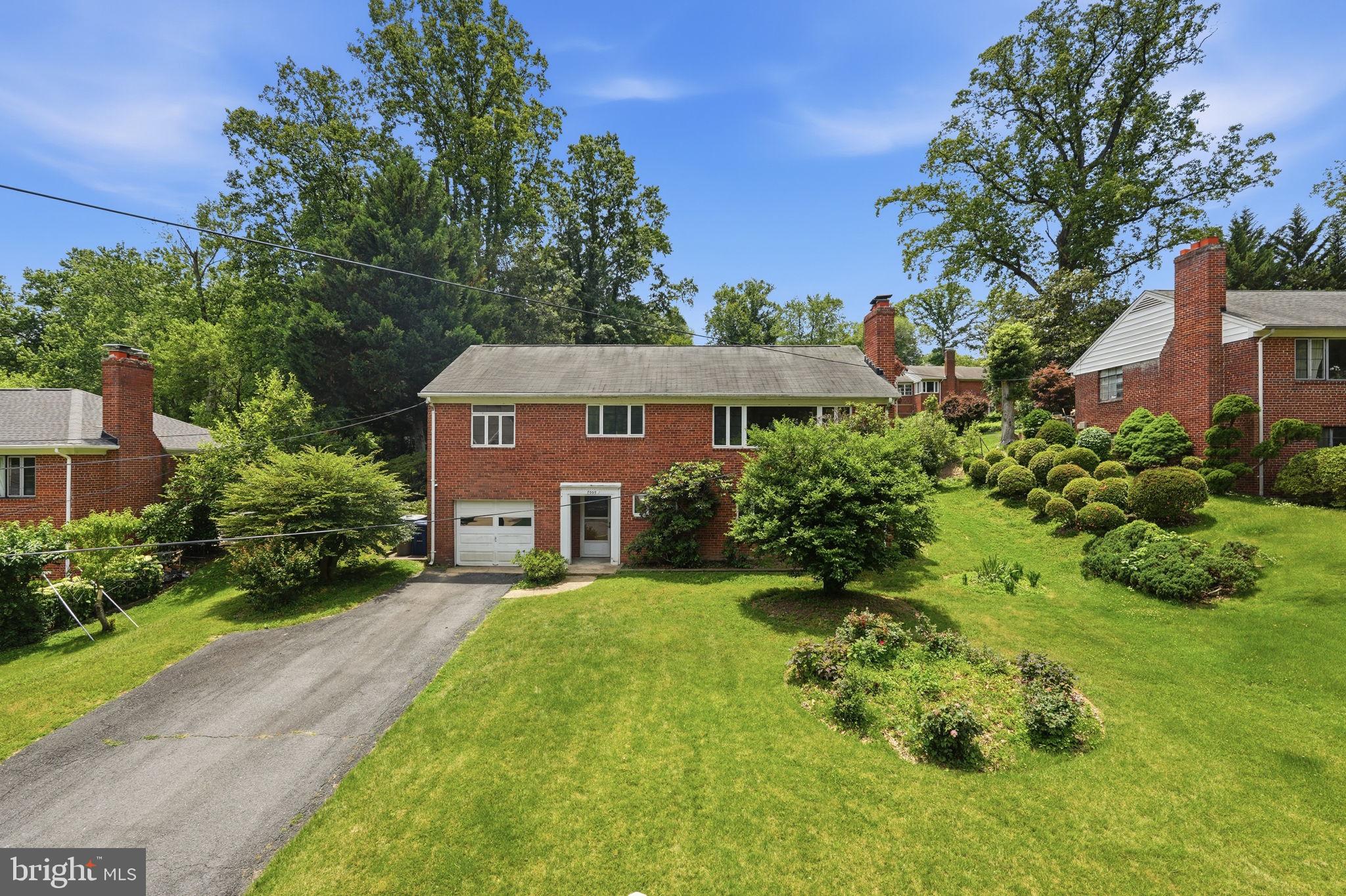 BROYHILL CREST - Residential