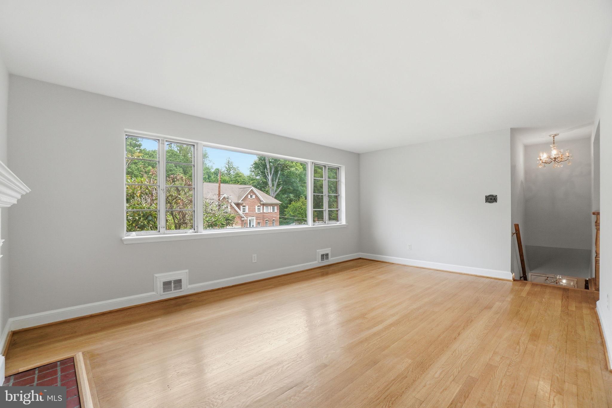 BROYHILL CREST - Residential