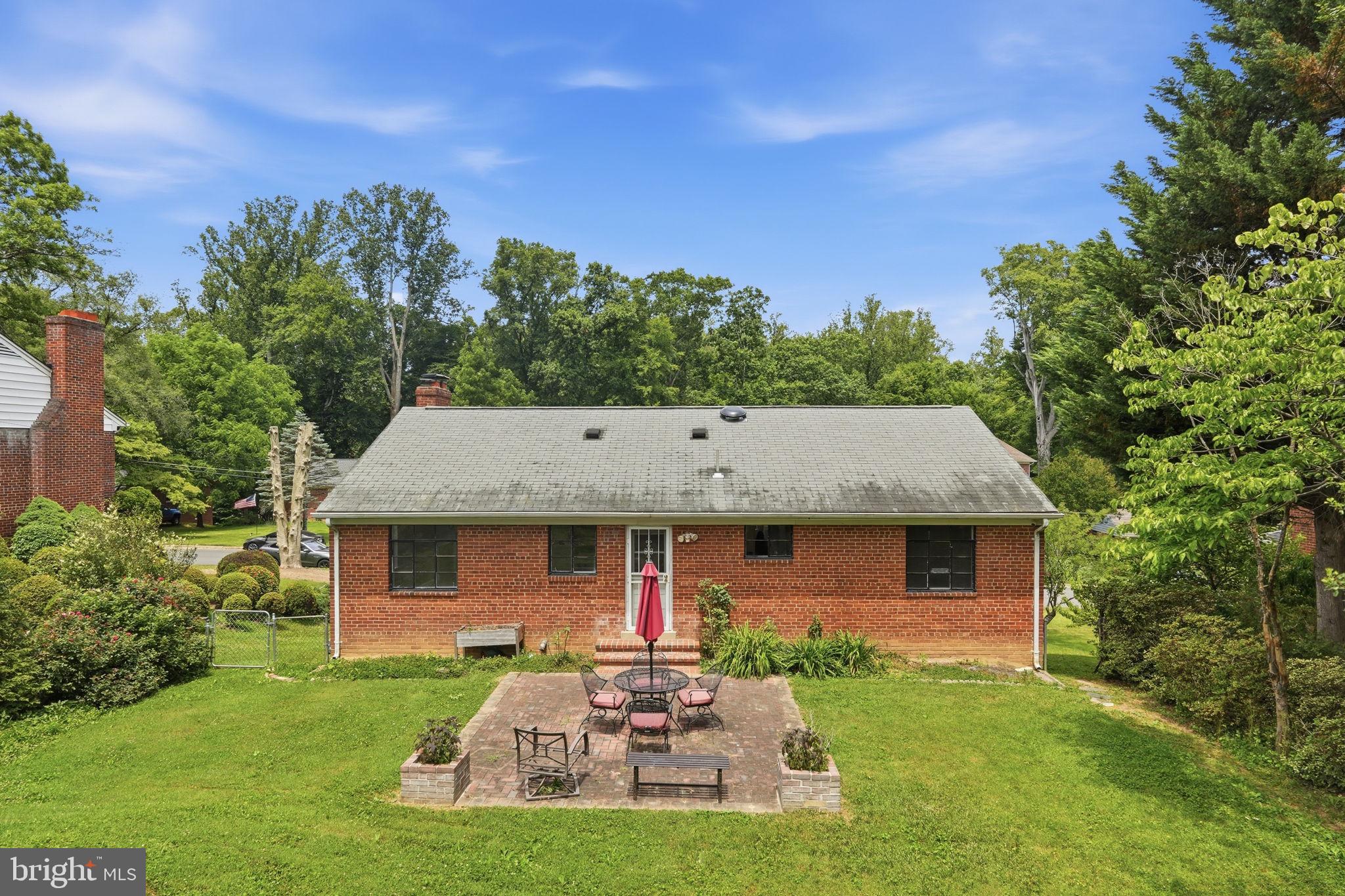 BROYHILL CREST - Residential