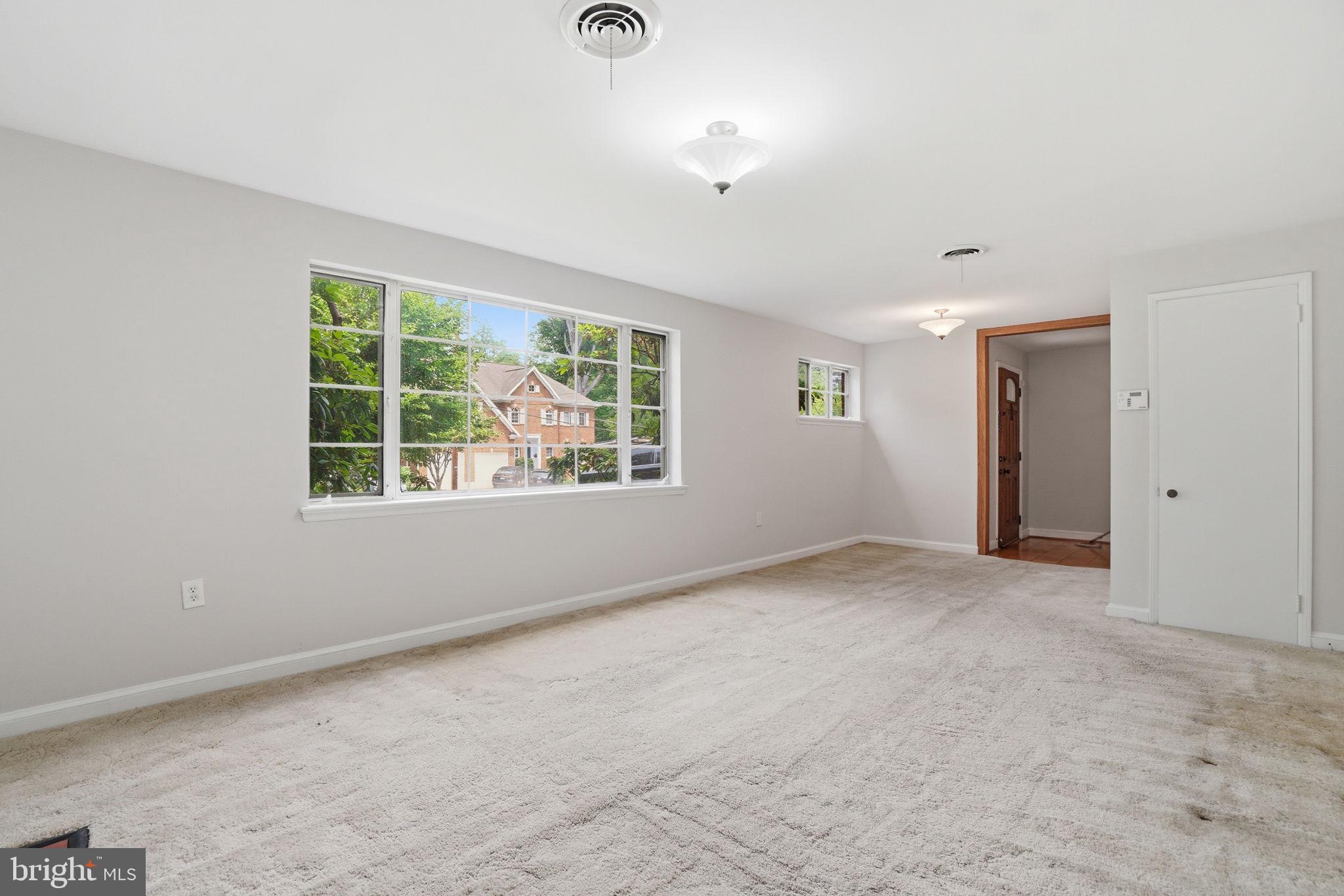 BROYHILL CREST - Residential