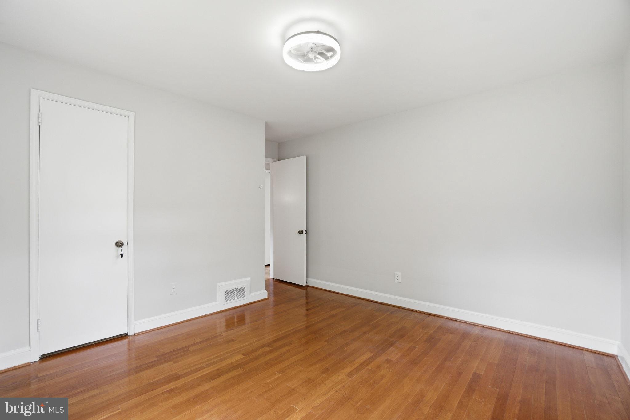 BROYHILL CREST - Residential