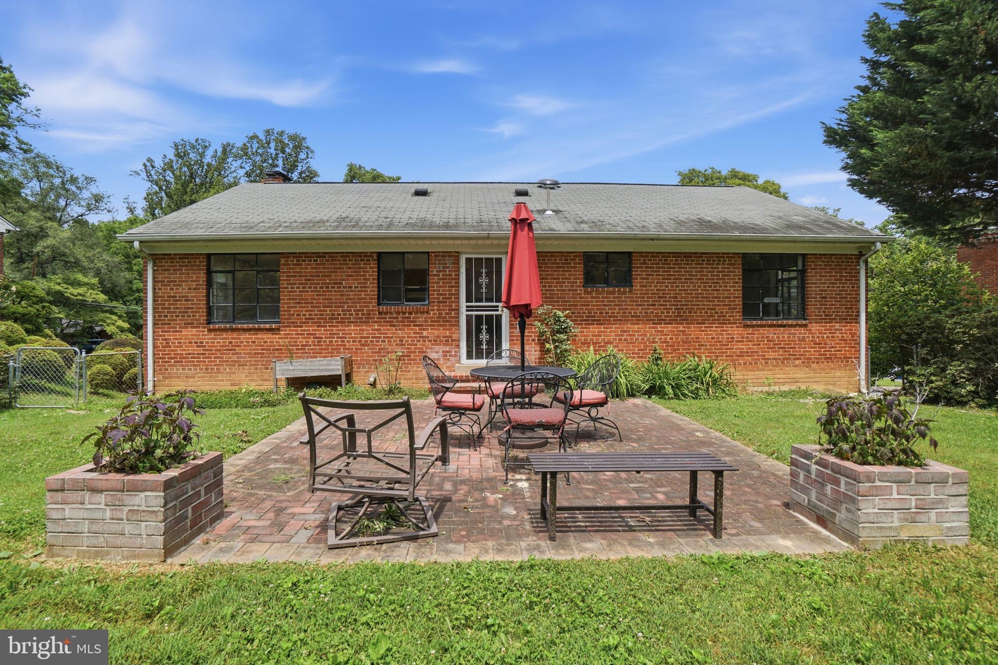 BROYHILL CREST - Residential