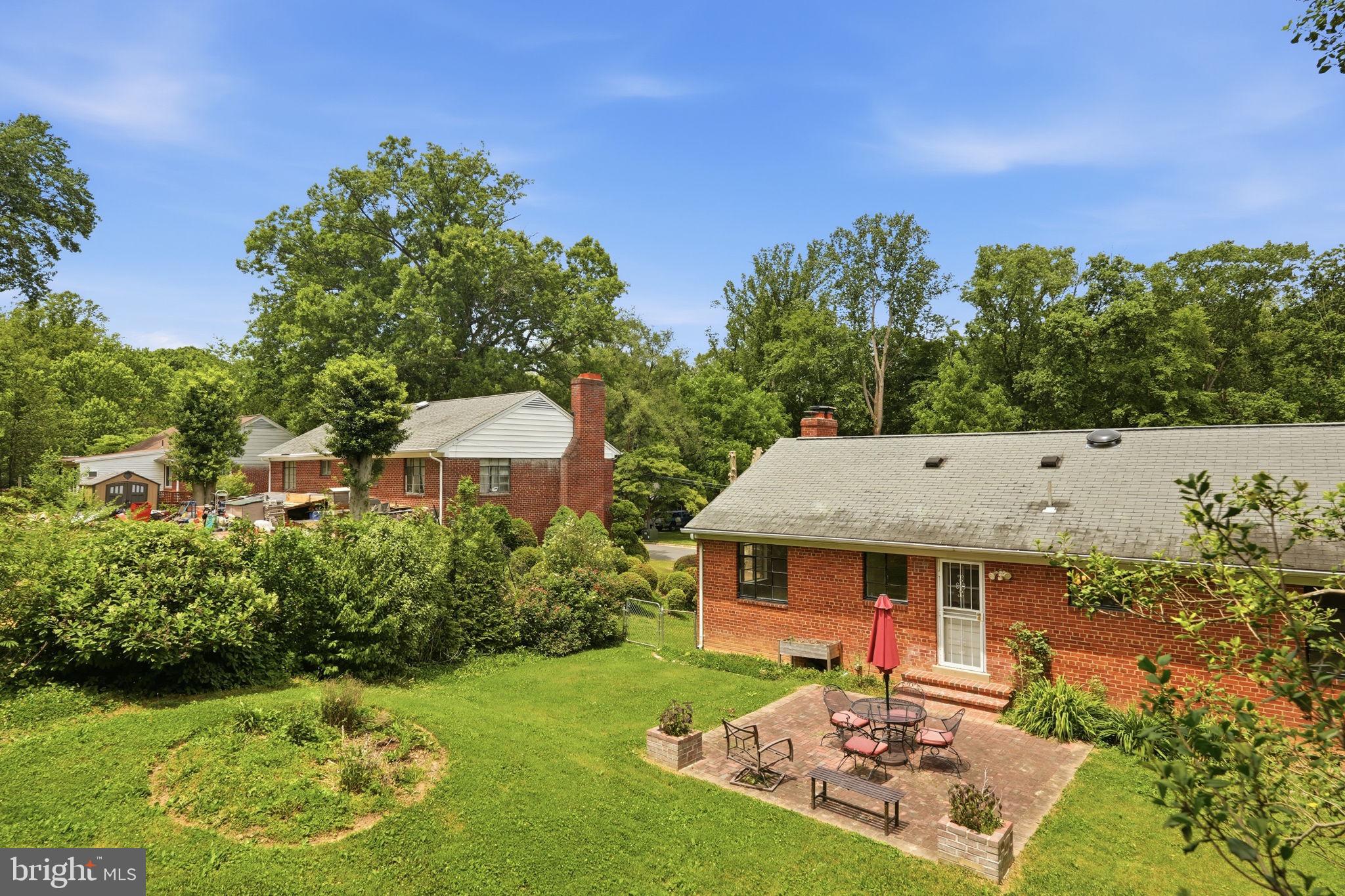 BROYHILL CREST - Residential