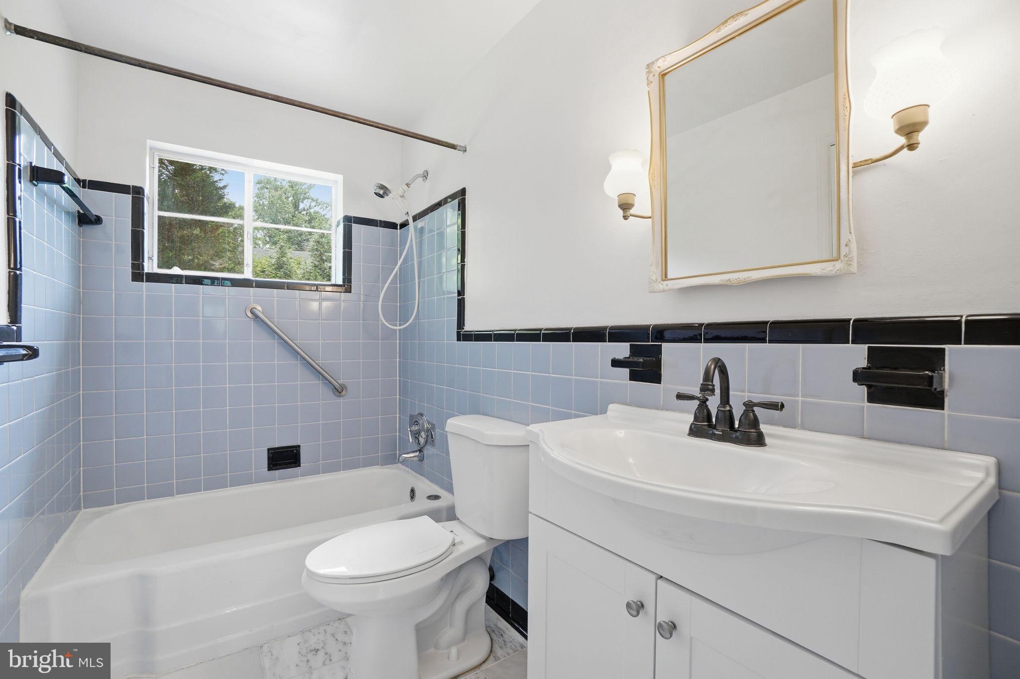 BROYHILL CREST - Residential