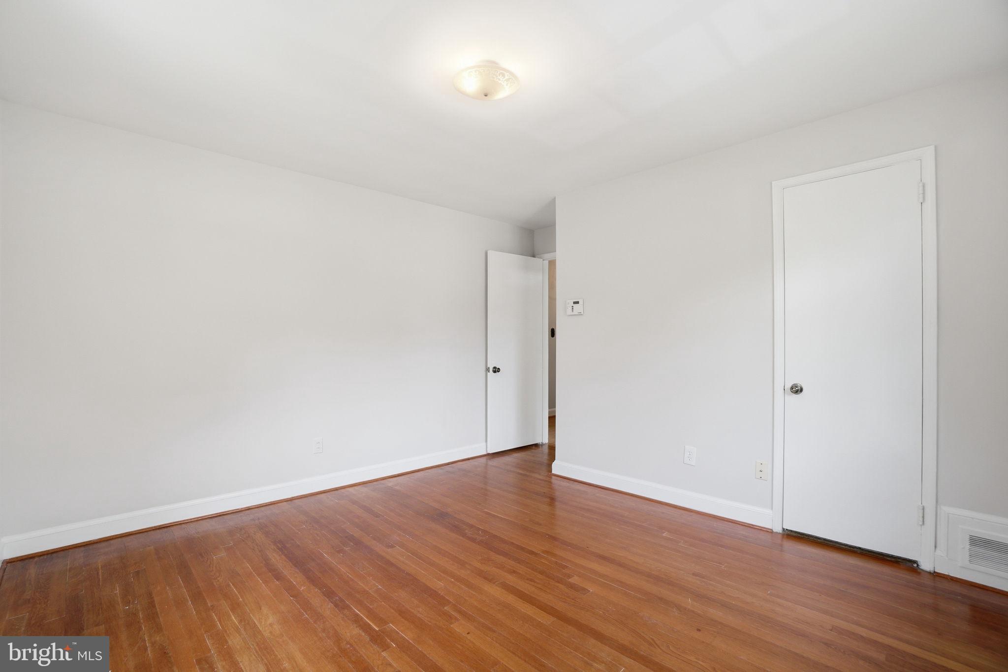 BROYHILL CREST - Residential