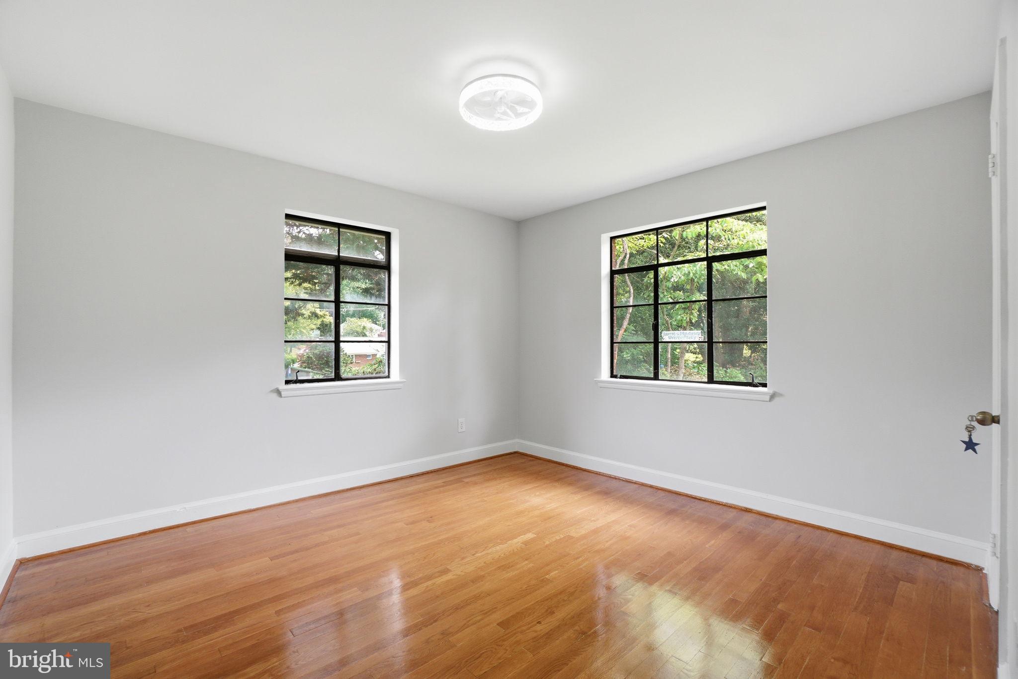 BROYHILL CREST - Residential