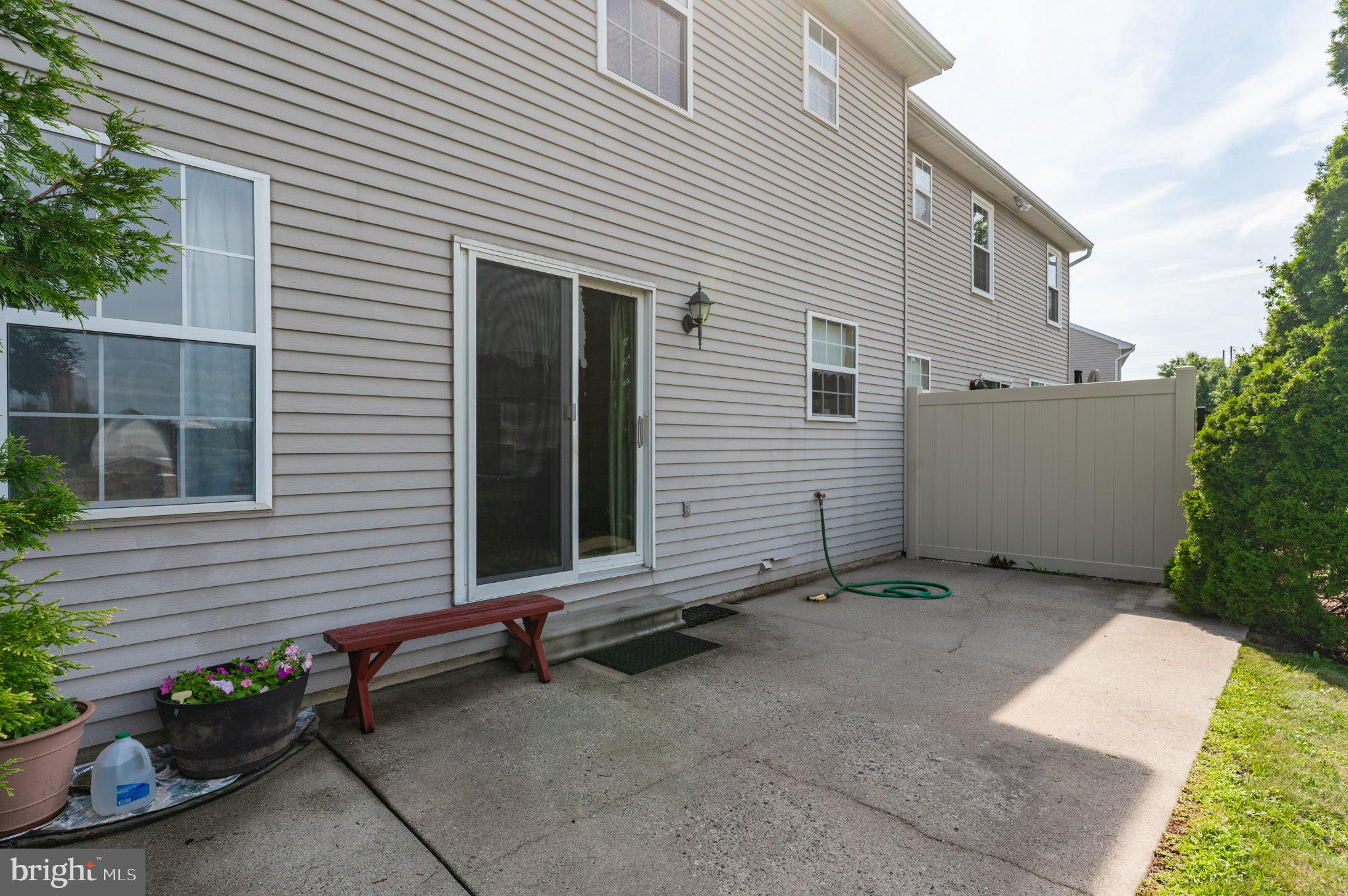 STRAWBERRY FIELDS - Residential