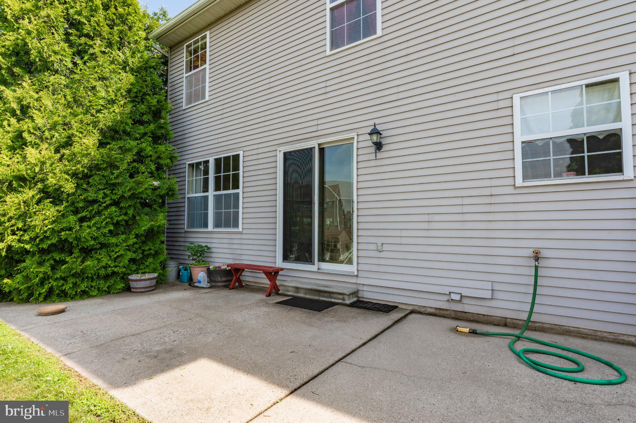 STRAWBERRY FIELDS - Residential