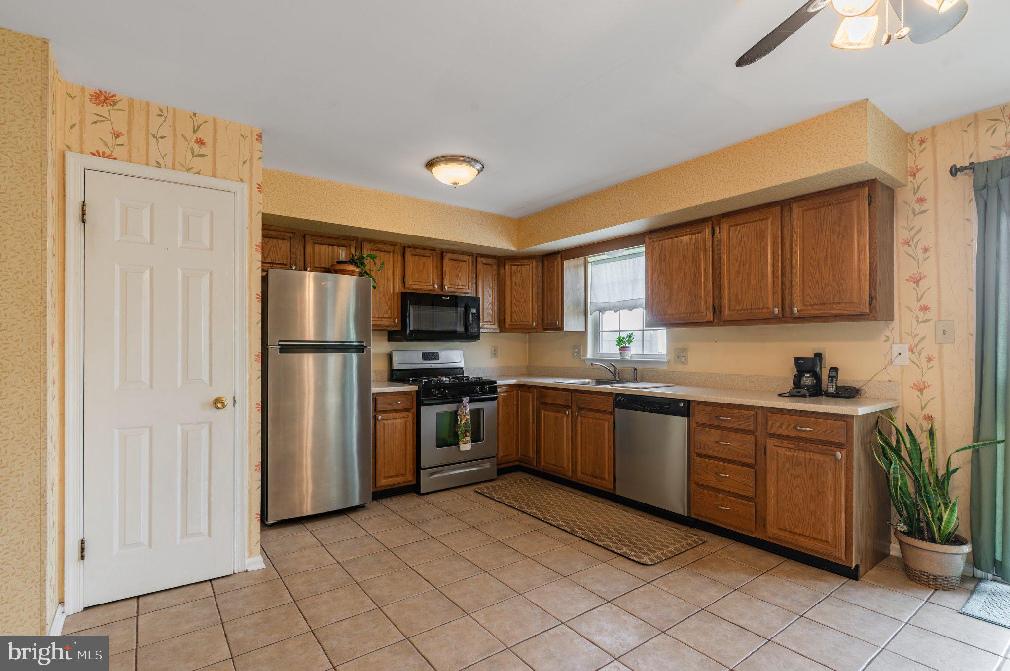 STRAWBERRY FIELDS - Residential