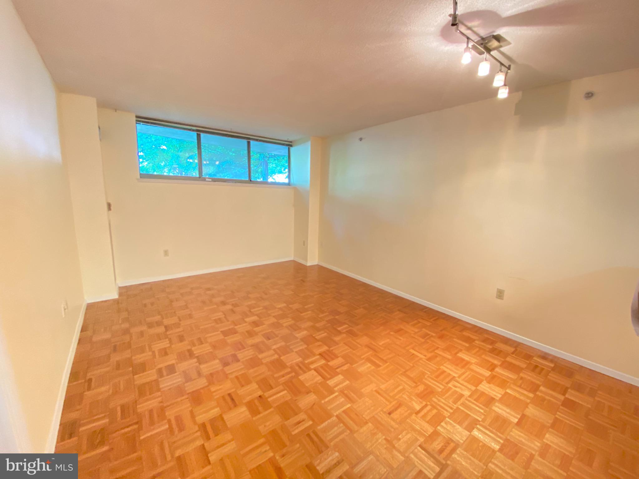 CRESCENT PLAZA - Residential