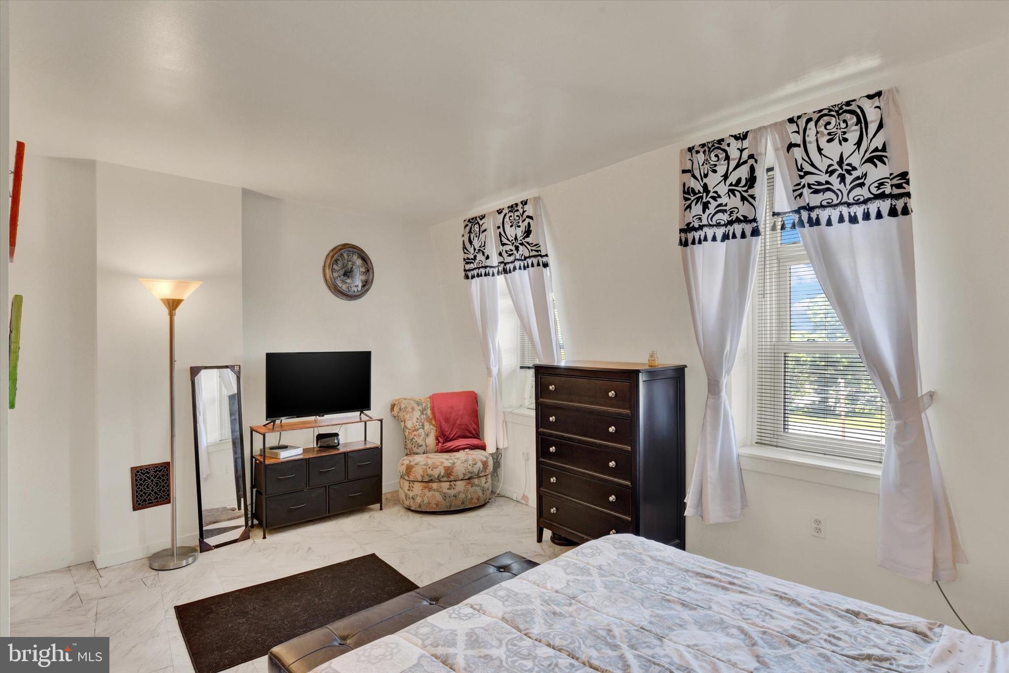 MIDTOWN - Residential