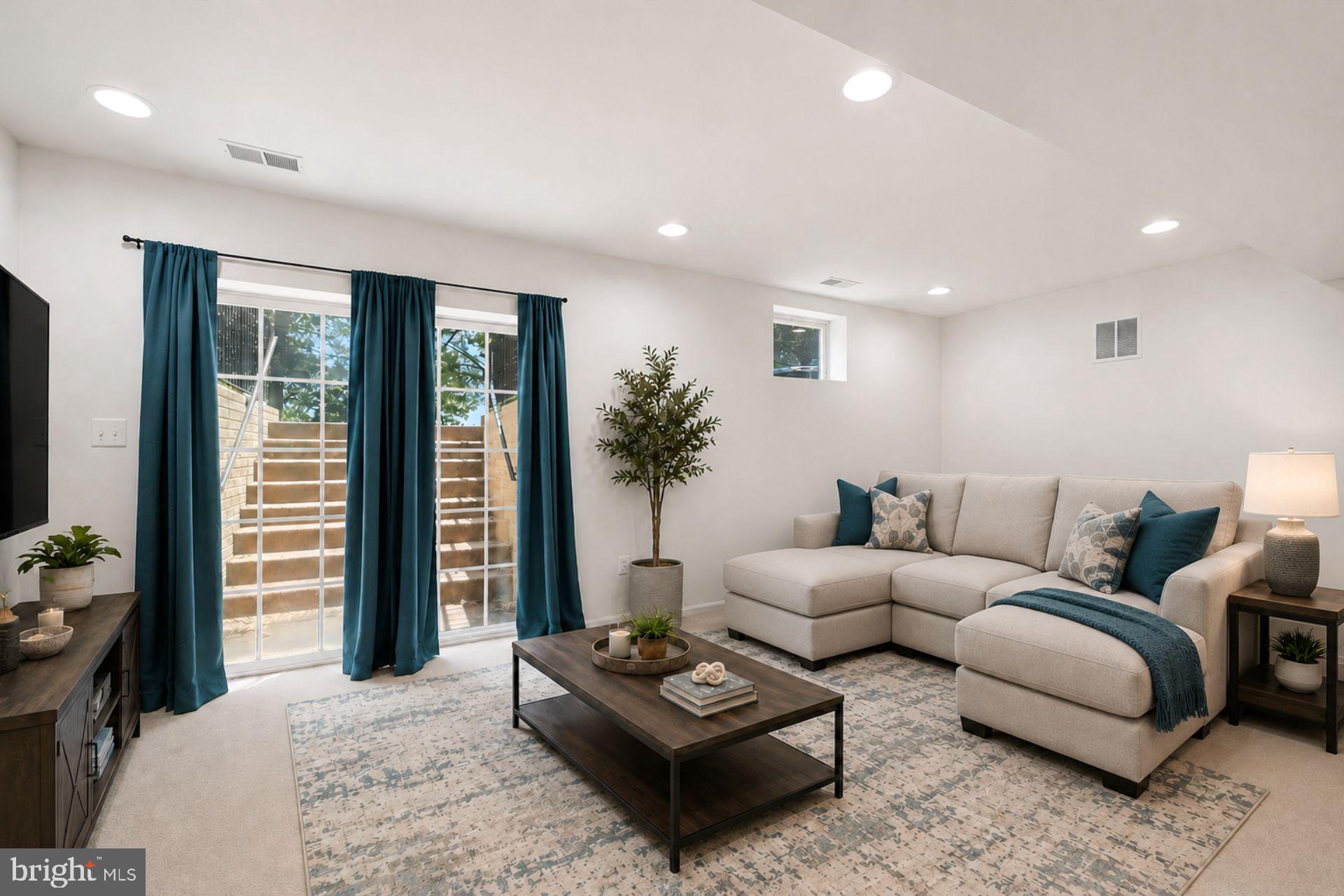SOMERSET - Residential