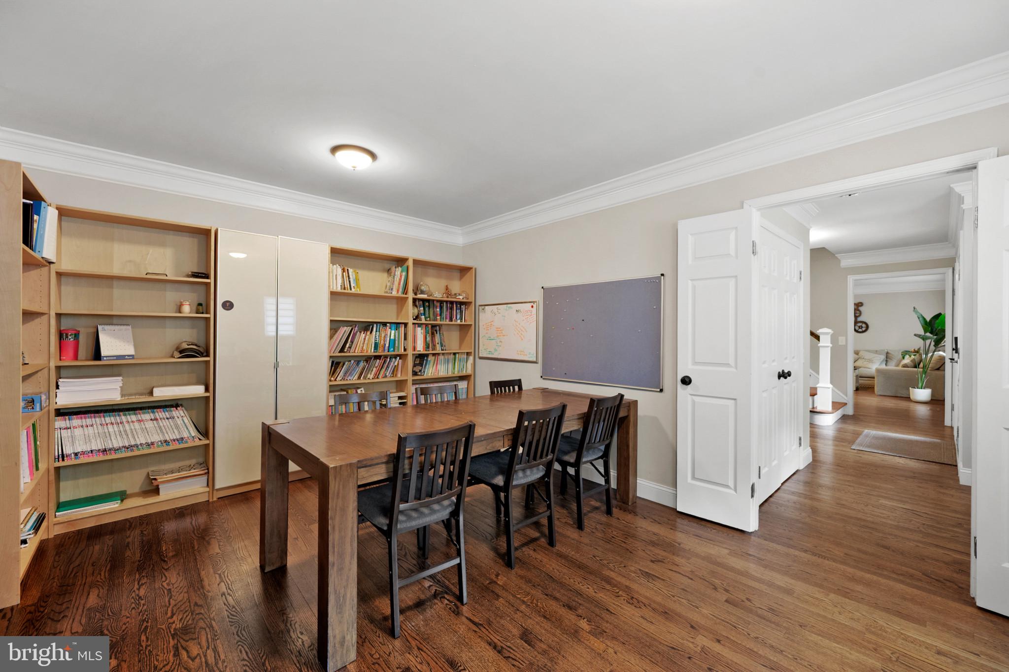 LAUREL GLEN - Residential