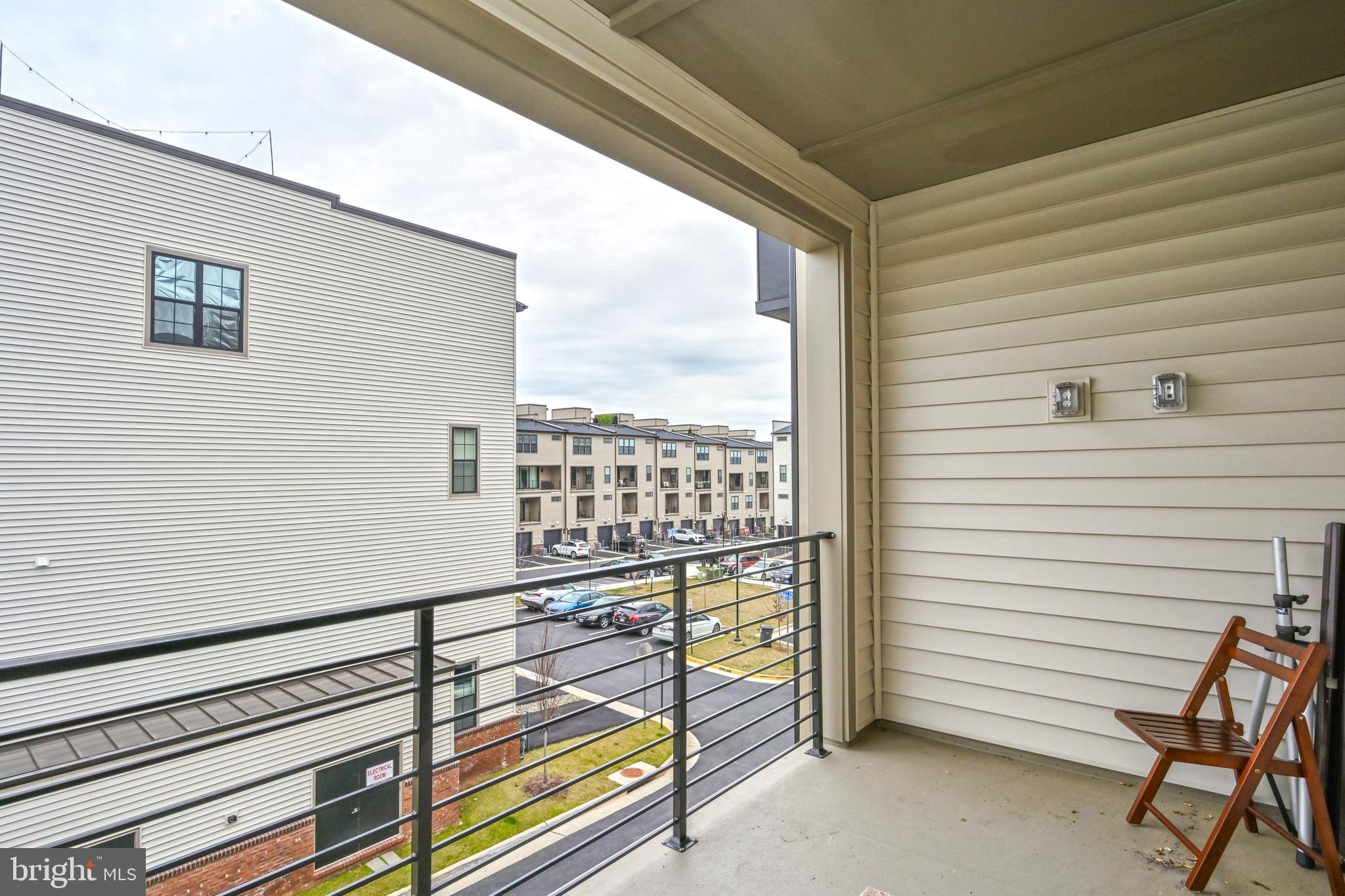 METRO WALK AT MOOREFIELD STATION - Residential