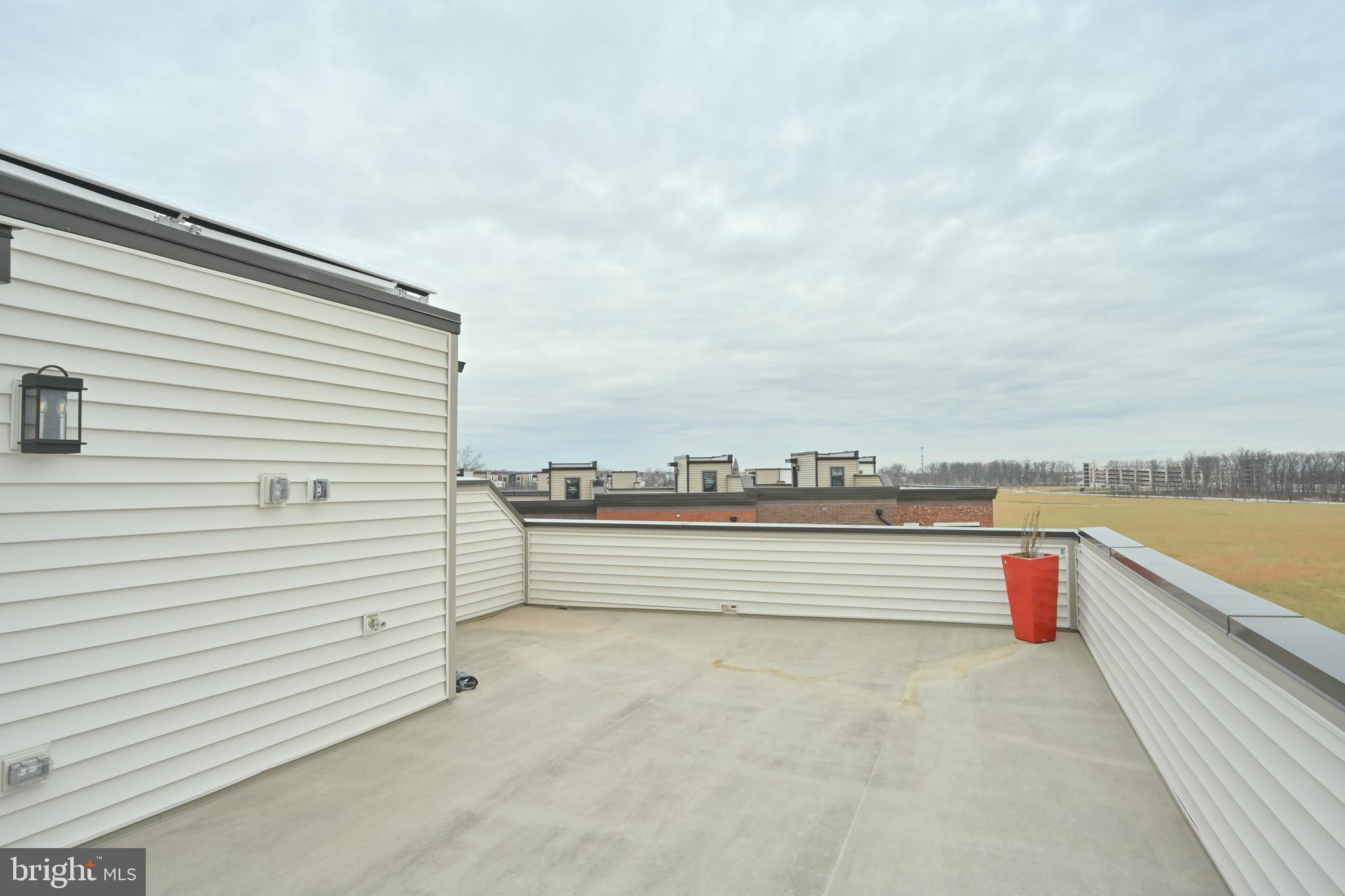 METRO WALK AT MOOREFIELD STATION - Residential