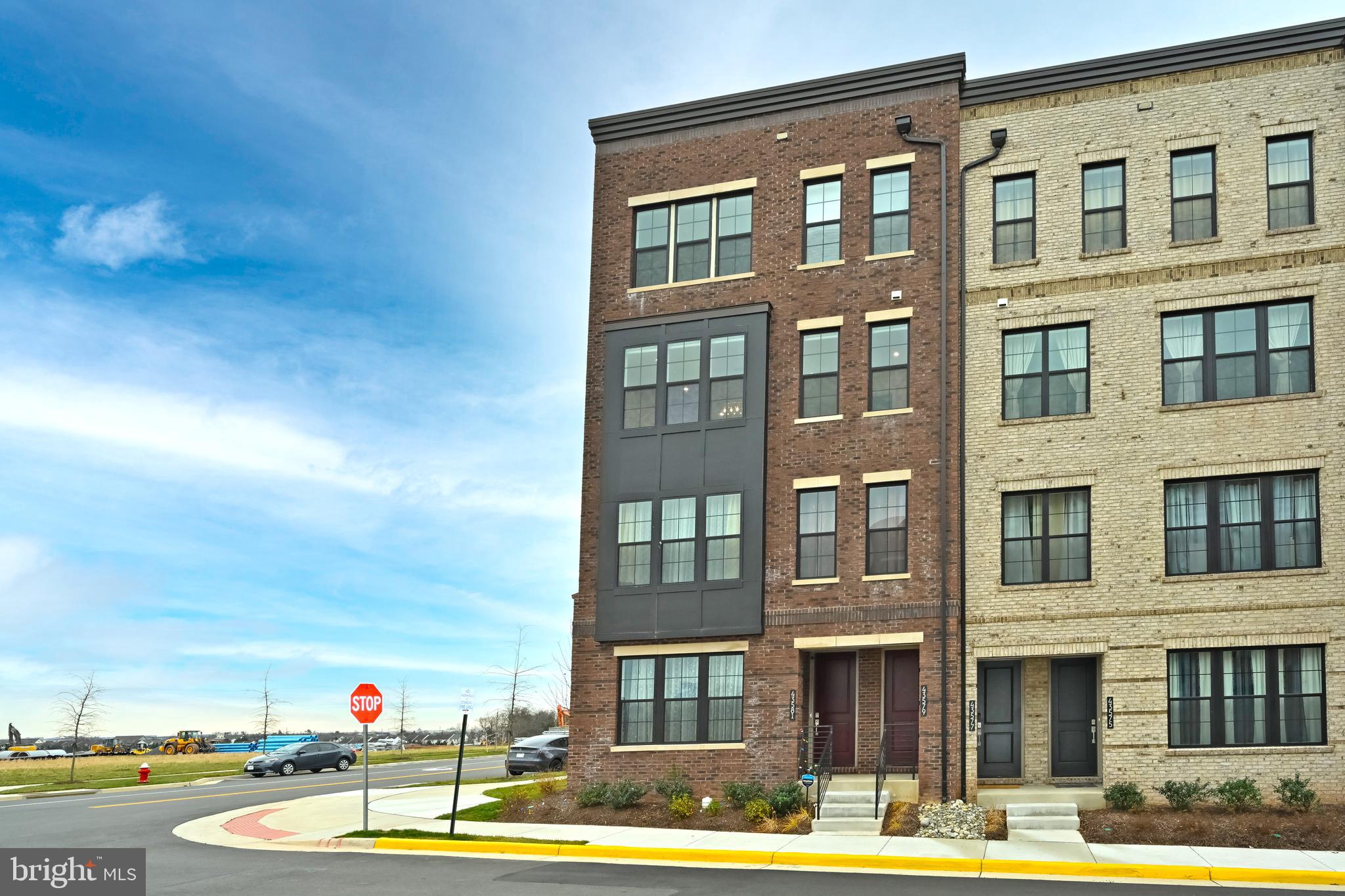 METRO WALK AT MOOREFIELD STATION - Residential