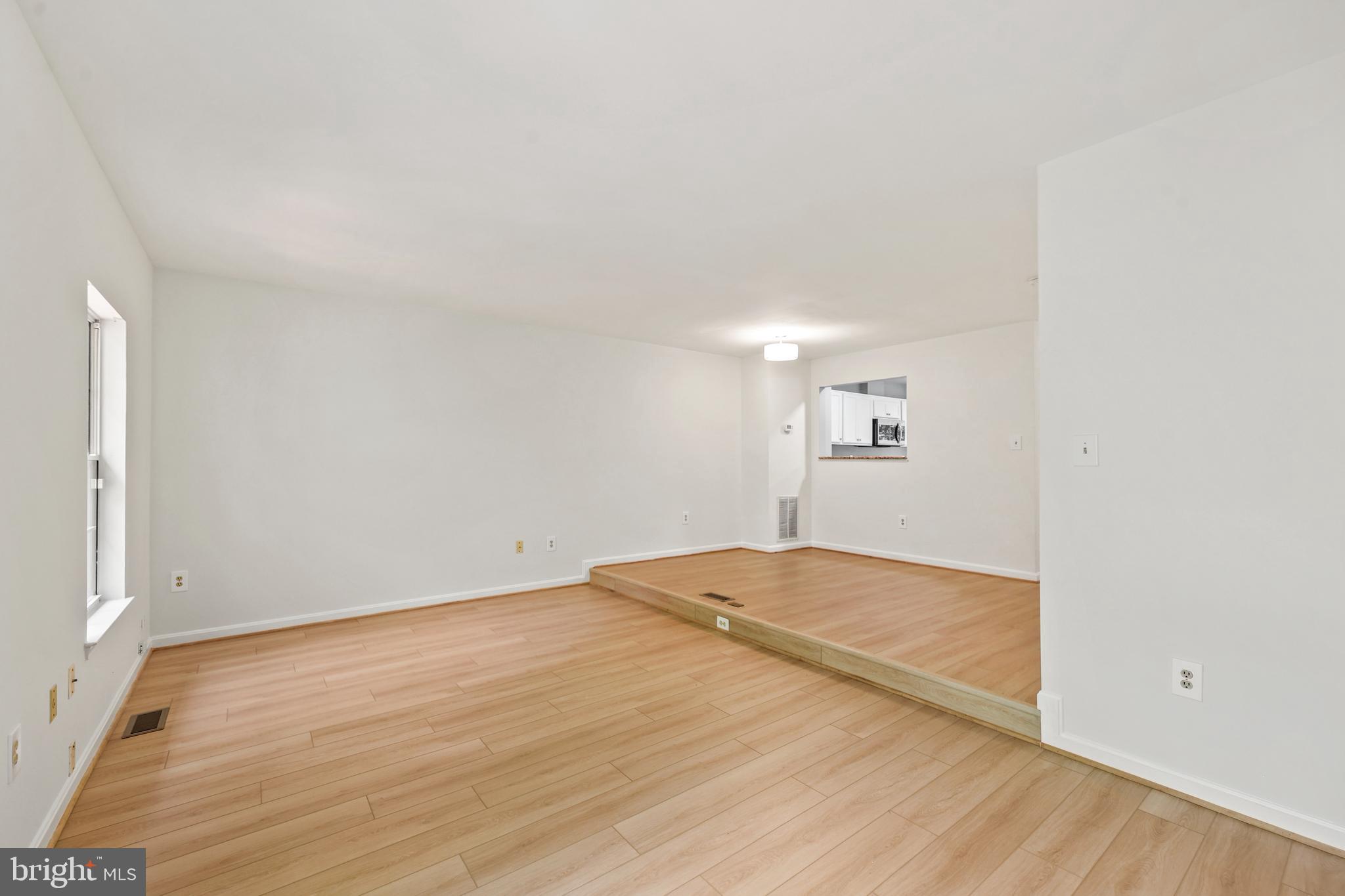 RIDGEFIELD VILLAGE - Residential
