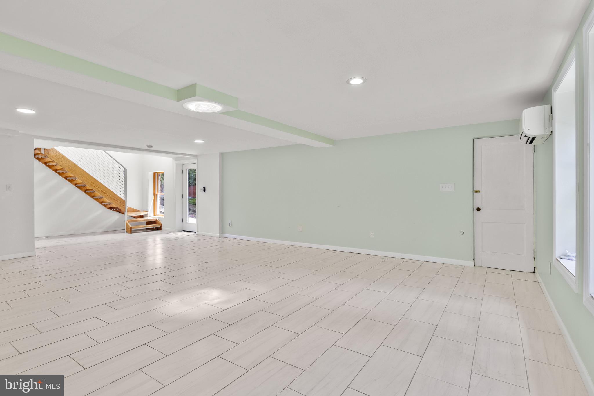 WEST CHEVY CHASE - Residential