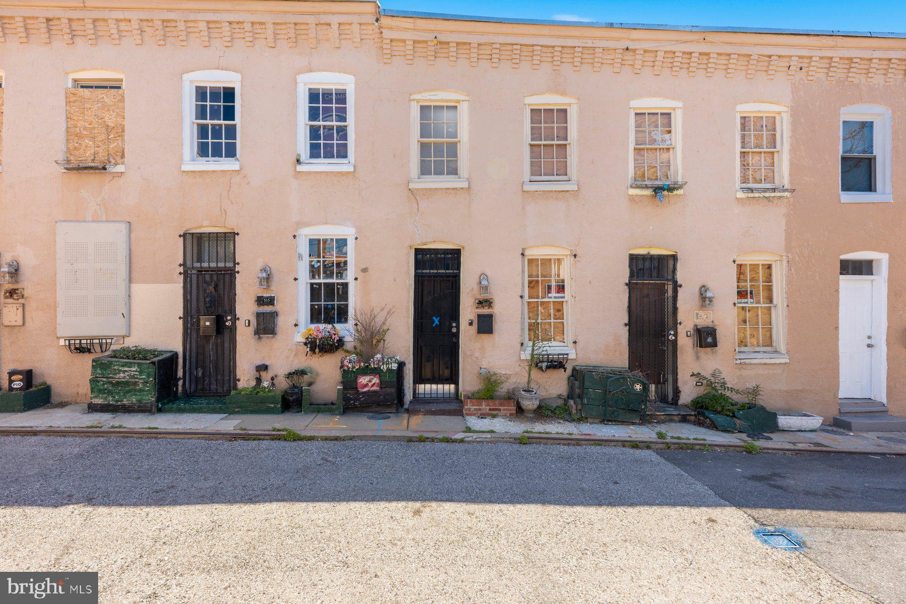 This property is part of a larger portfolio. Please contact for more details regarding associated listings. Closings will need to be coordinated with the other properties in the portfolio but may sell to individual buyers.

Seller will only accept offers from serious buyers who can align with that timeline.