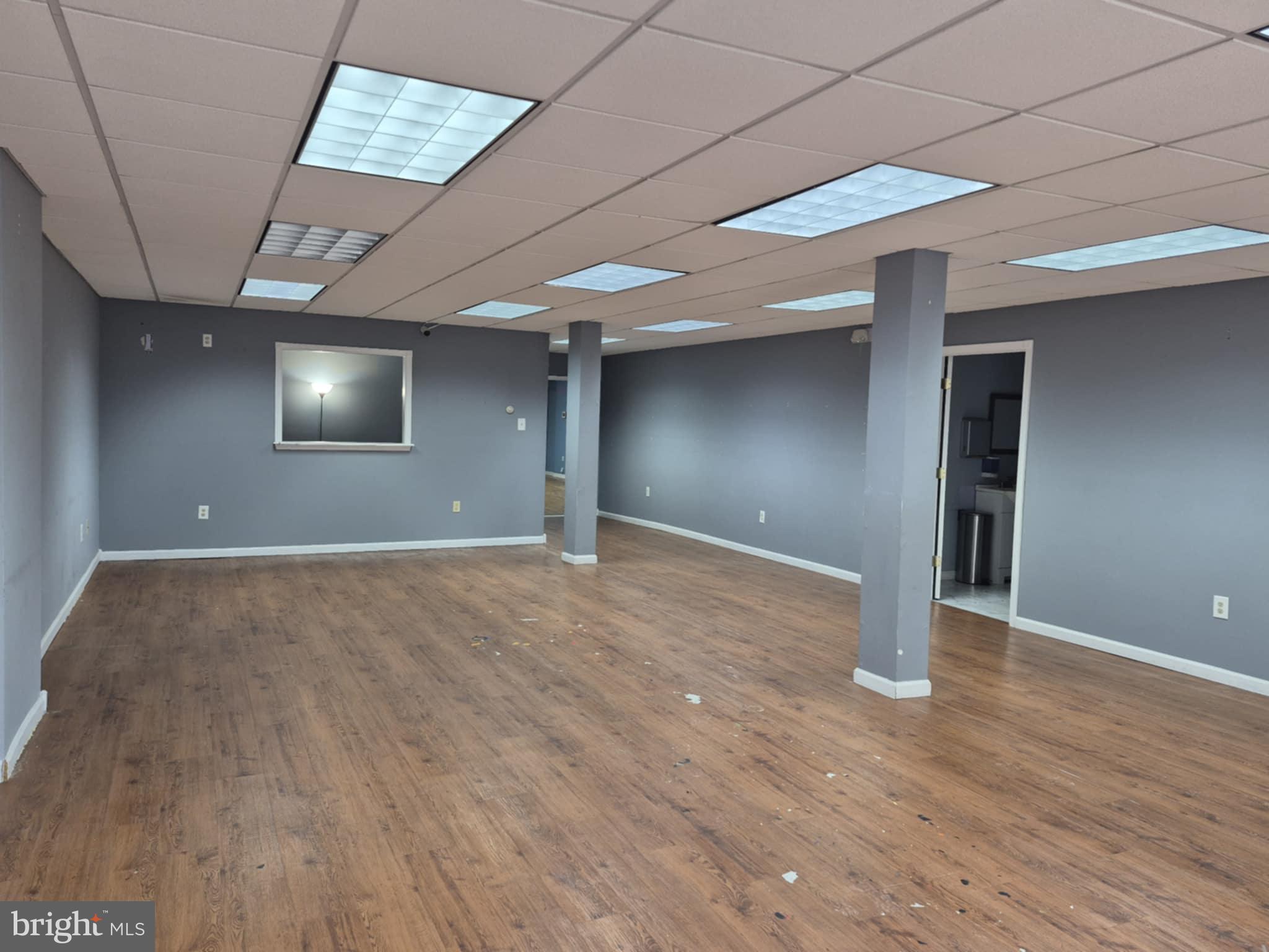 SAINT CLAIR - Commercial Lease