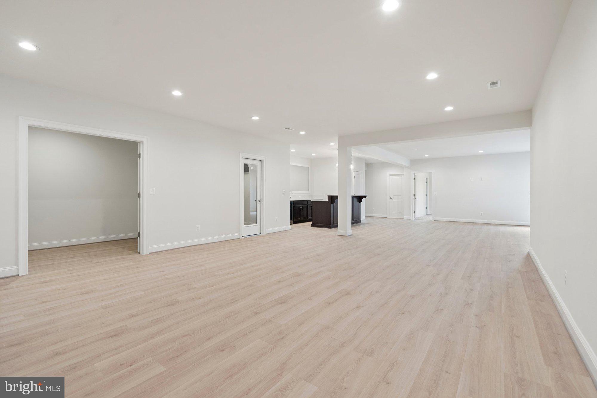 KIRBY COURT - Residential