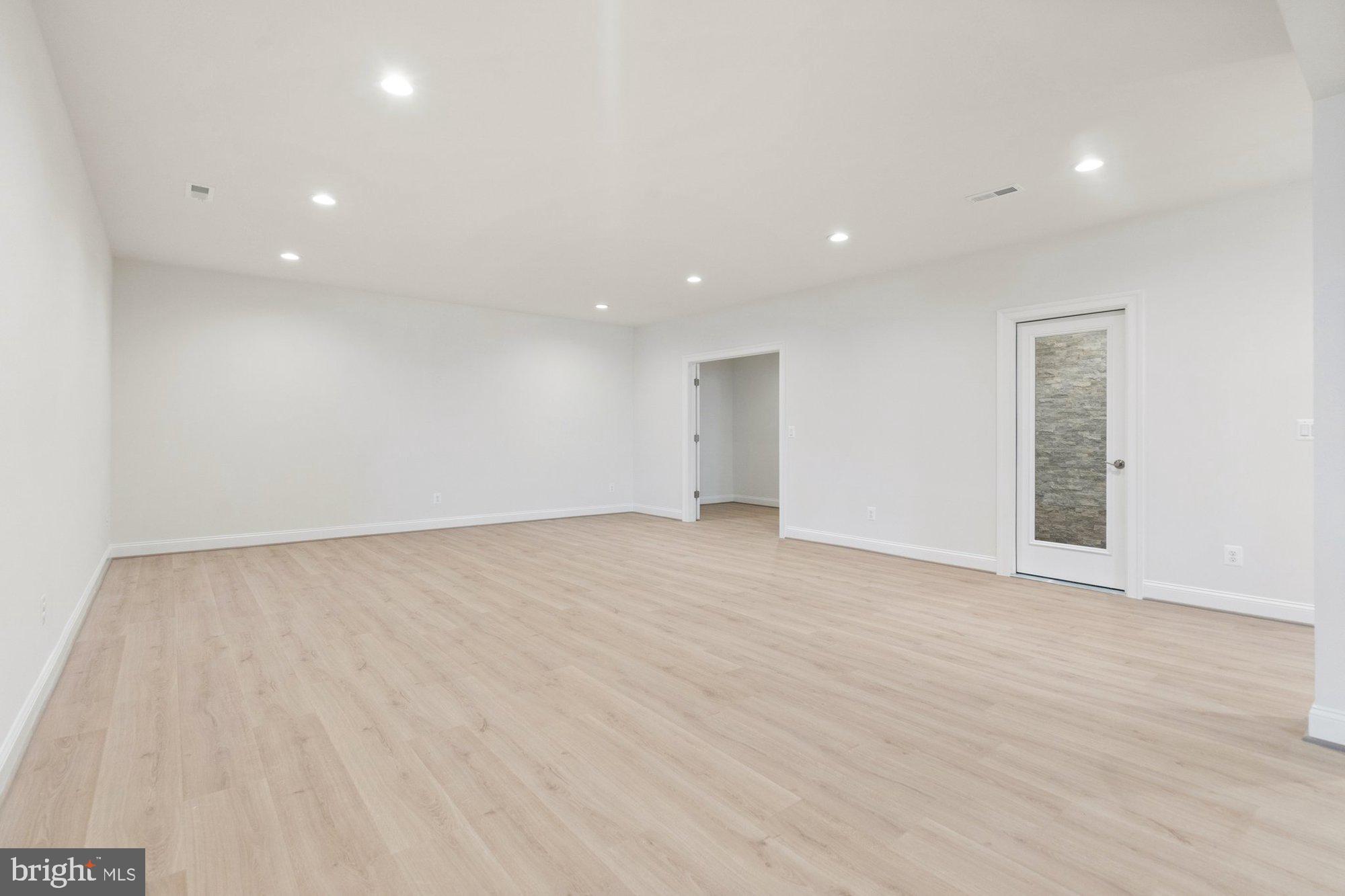 KIRBY COURT - Residential