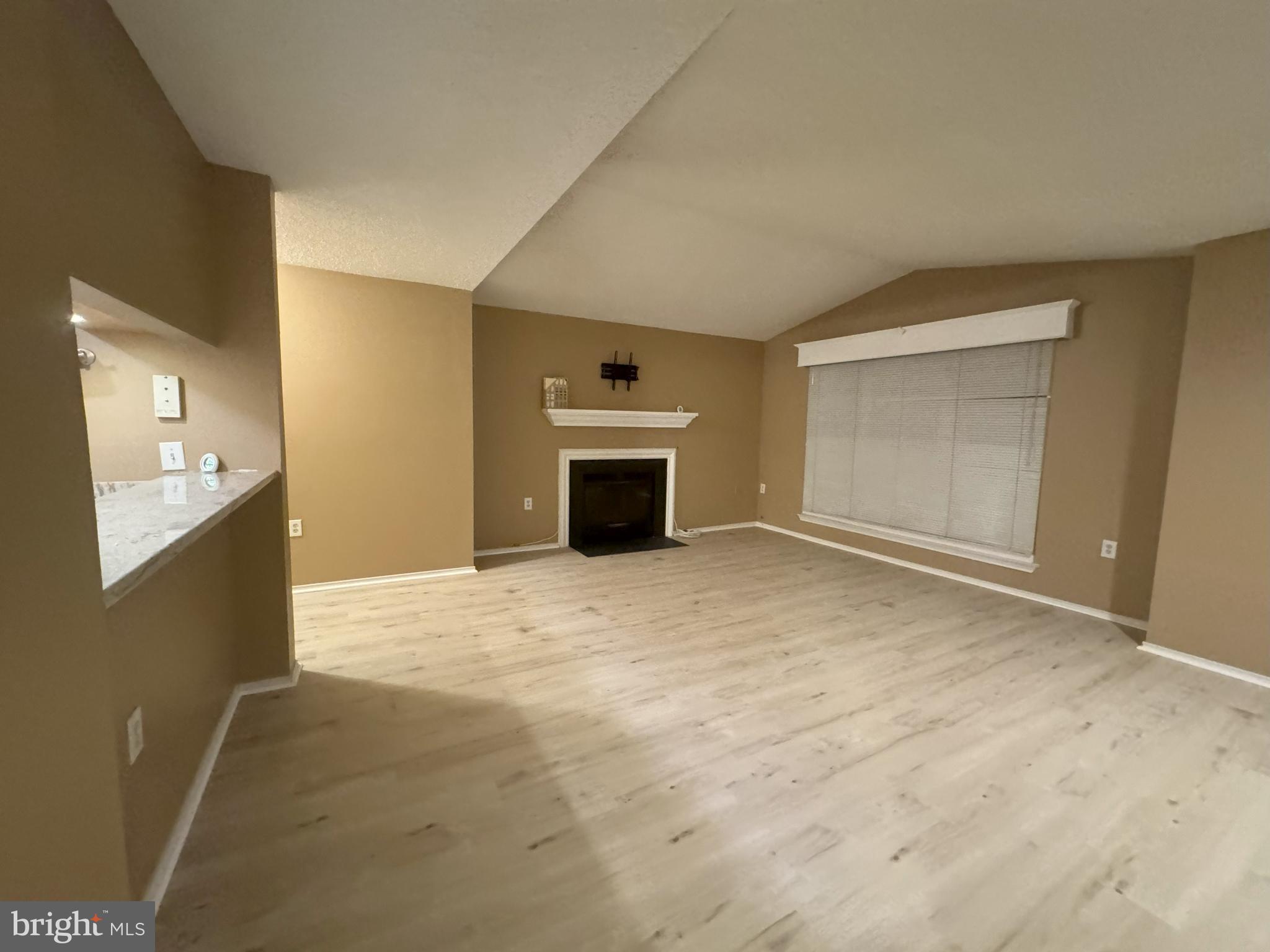 ASHBURN FARM - Residential Lease