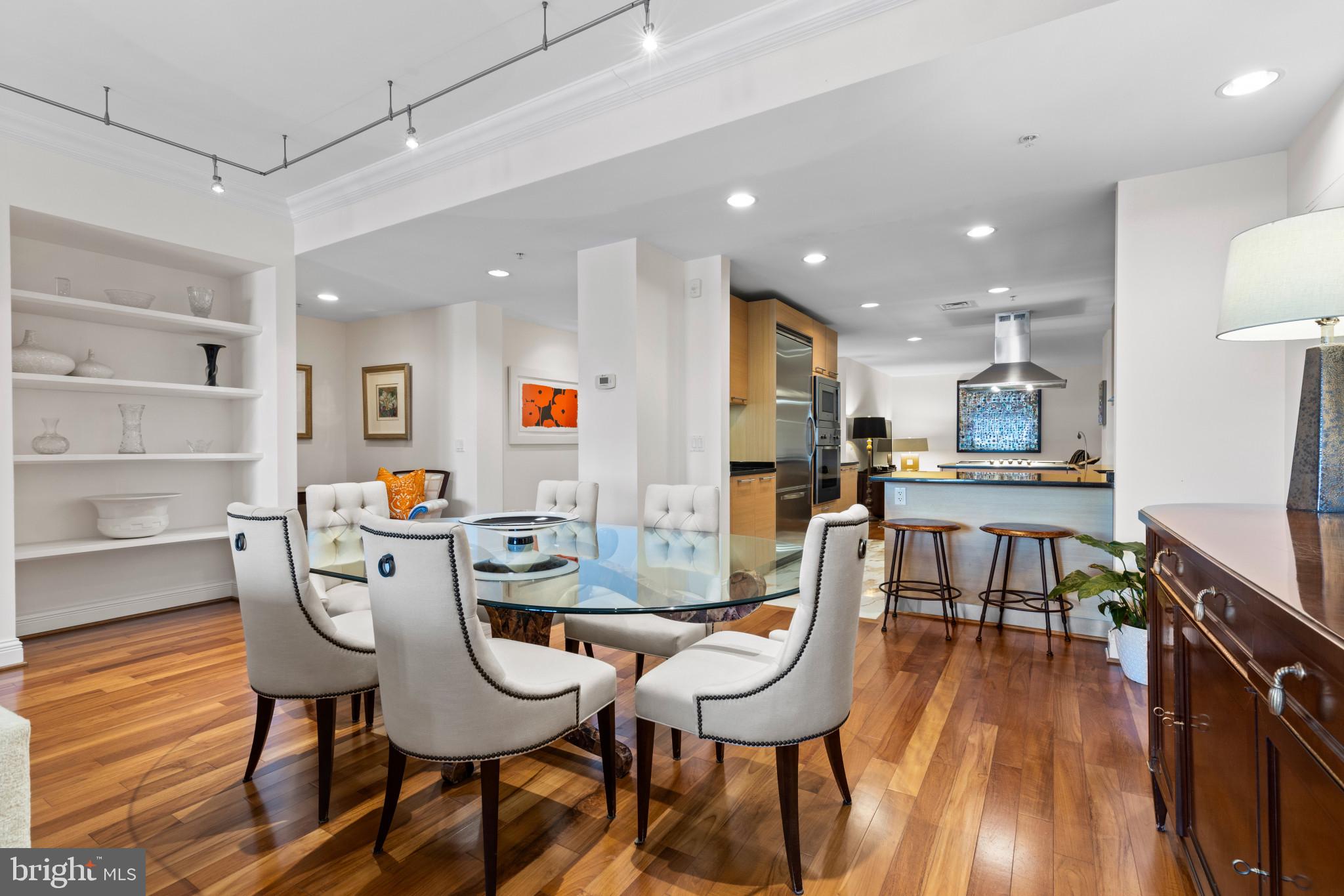 THE RITZ-CARLTON RESIDENCES - Residential