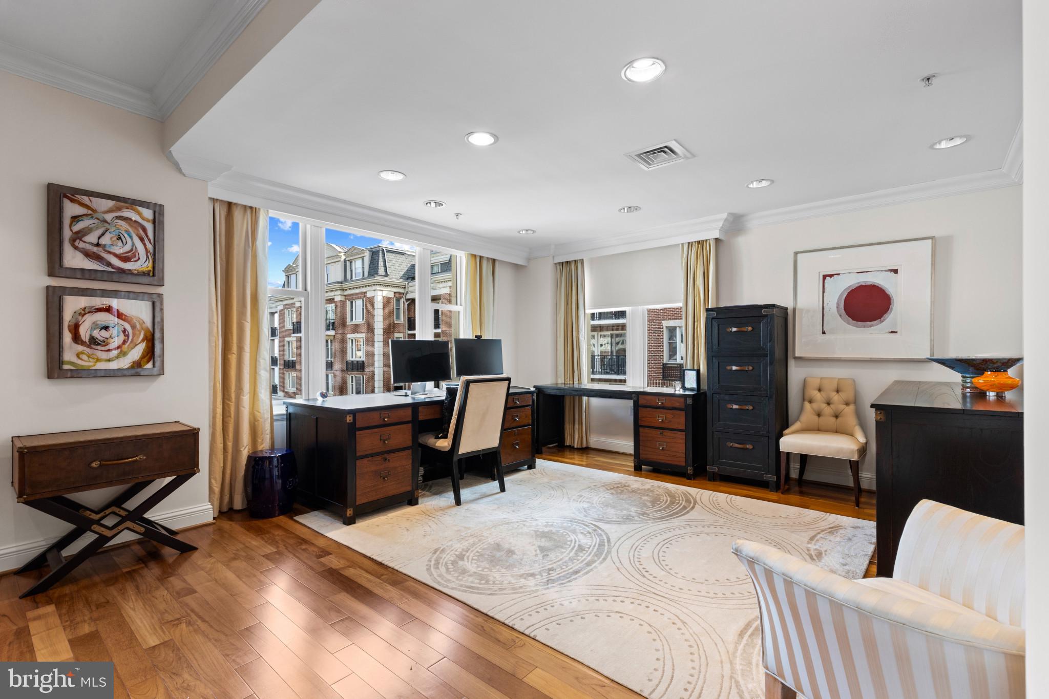 THE RITZ-CARLTON RESIDENCES - Residential