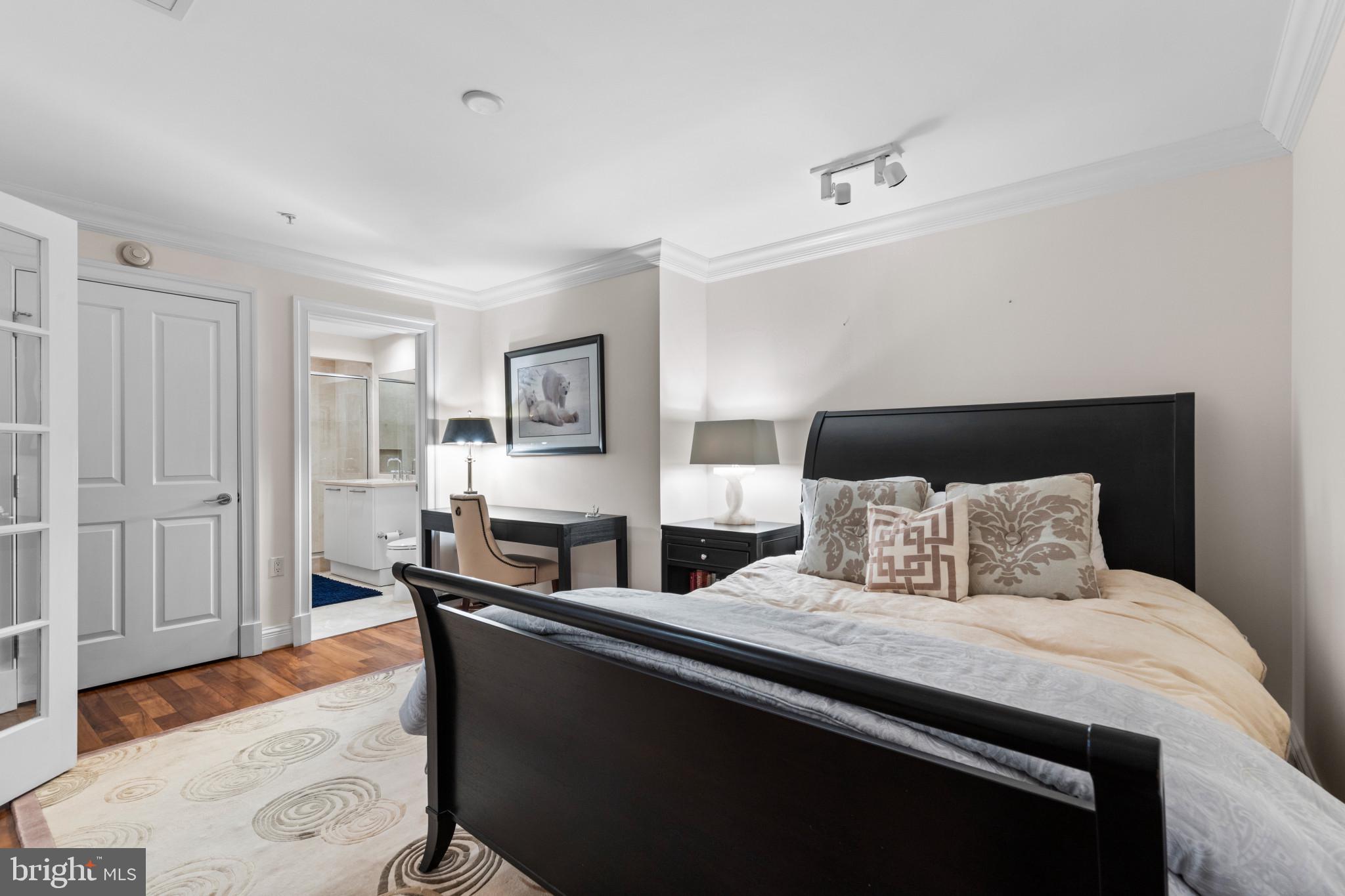 THE RITZ-CARLTON RESIDENCES - Residential