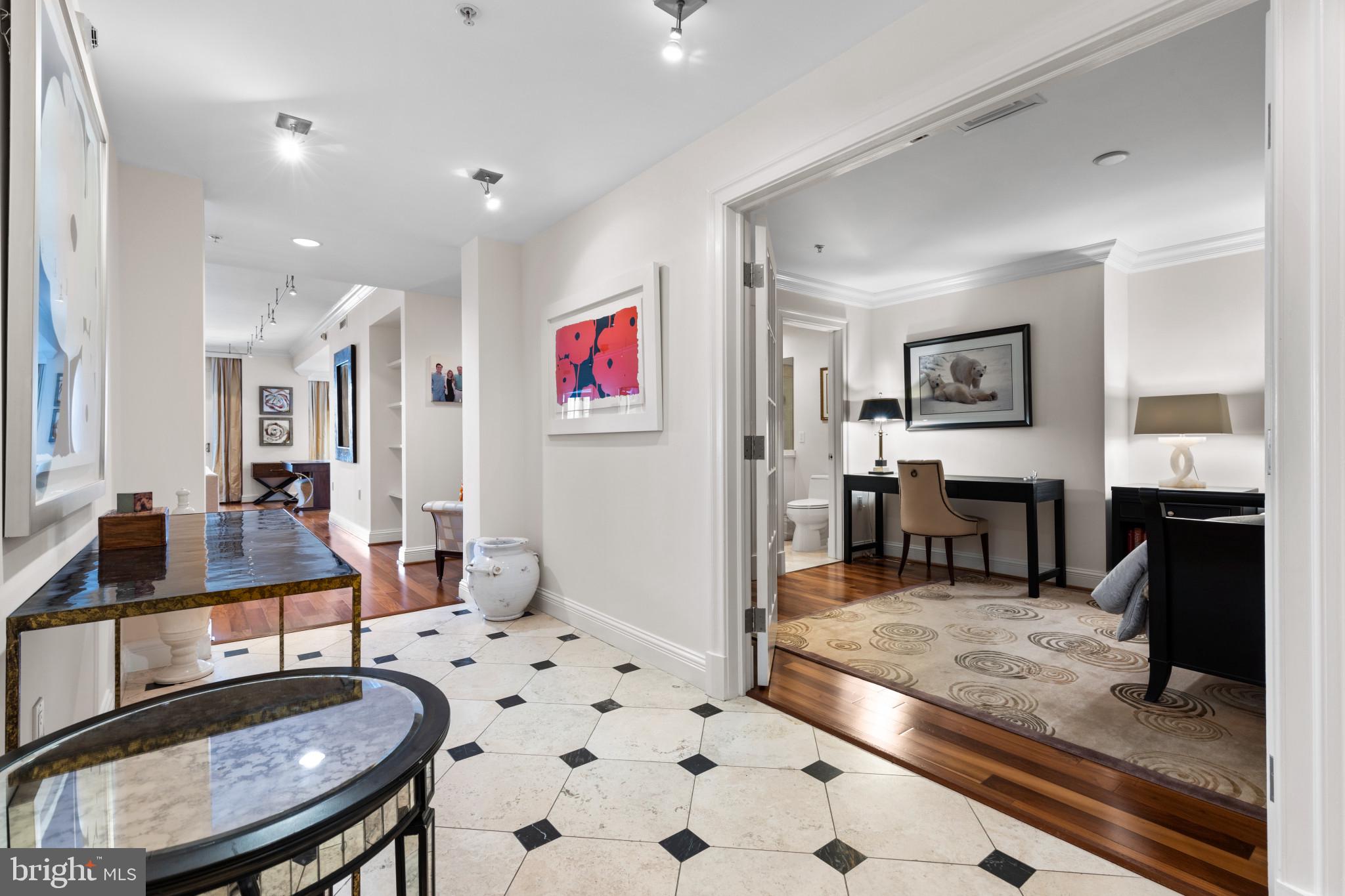 THE RITZ-CARLTON RESIDENCES - Residential