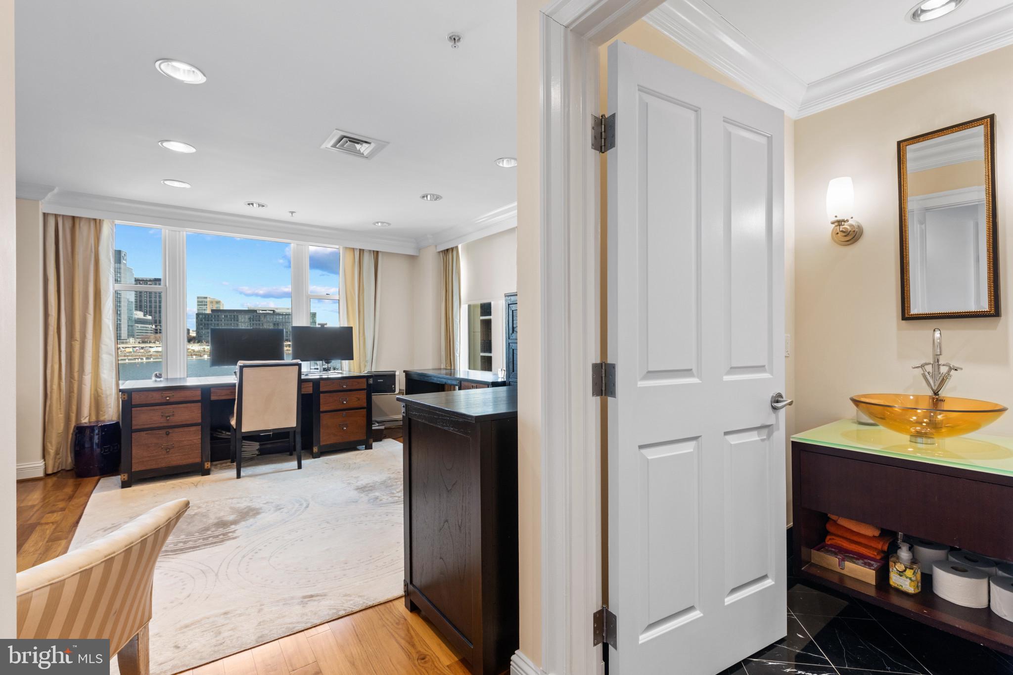 THE RITZ-CARLTON RESIDENCES - Residential
