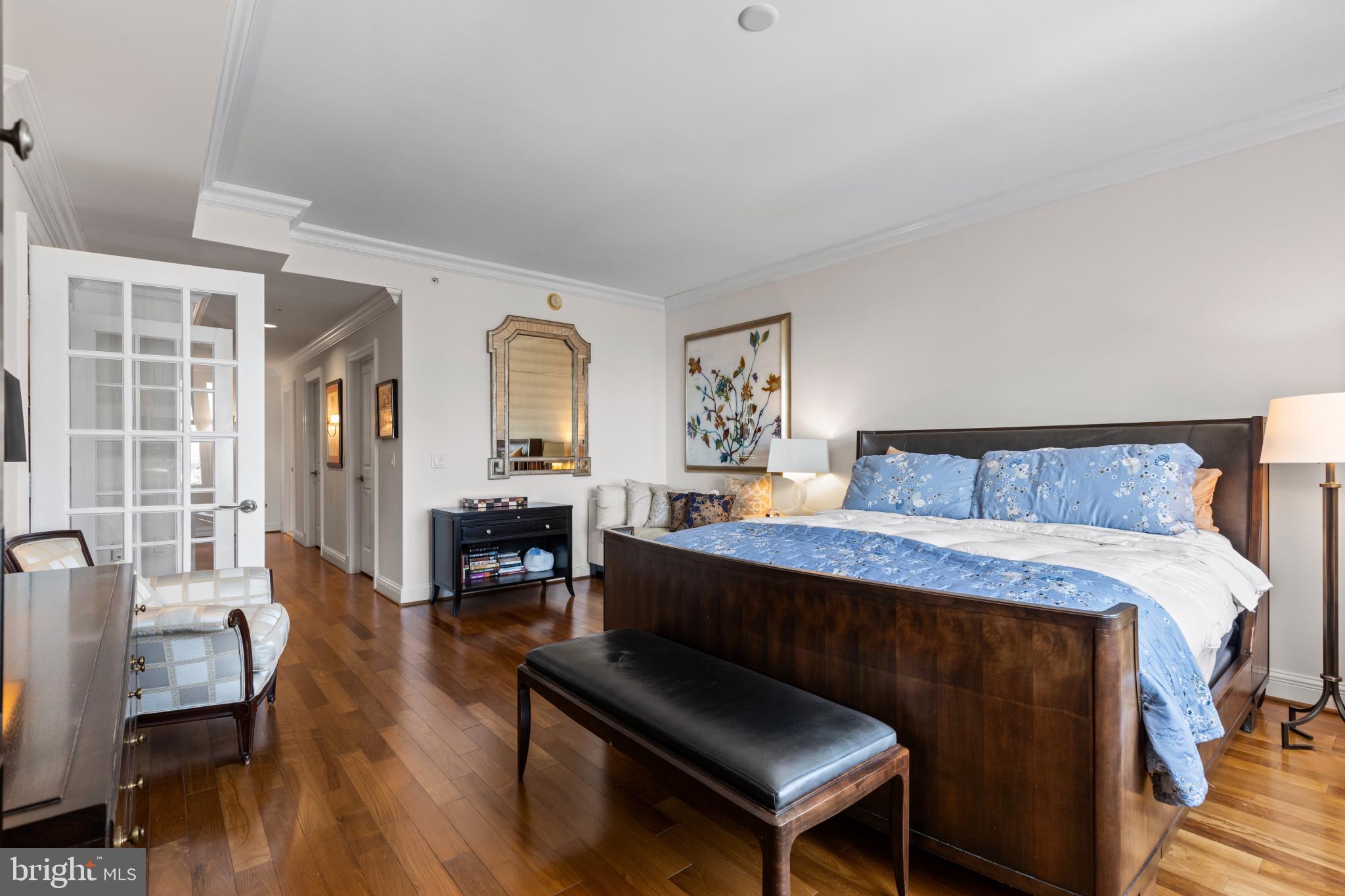 THE RITZ-CARLTON RESIDENCES - Residential