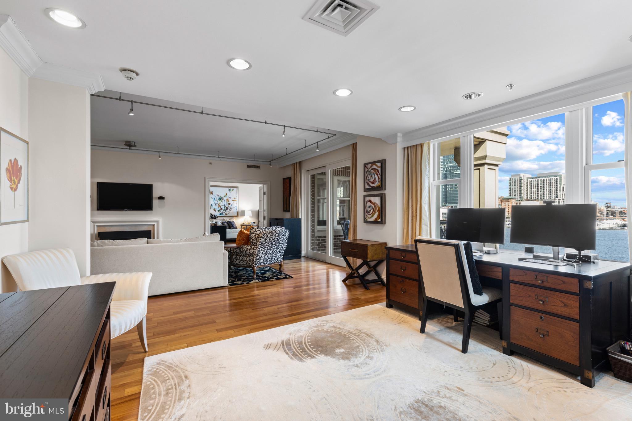 THE RITZ-CARLTON RESIDENCES - Residential