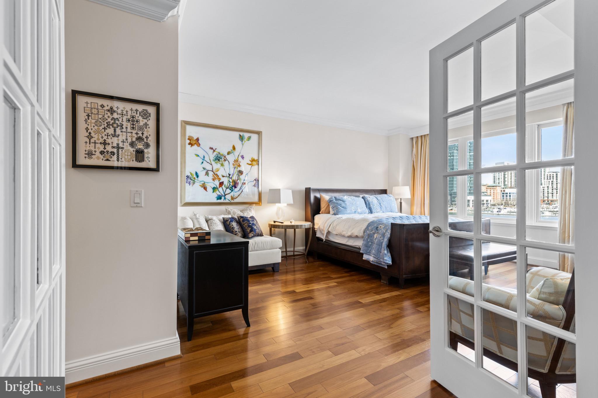 THE RITZ-CARLTON RESIDENCES - Residential