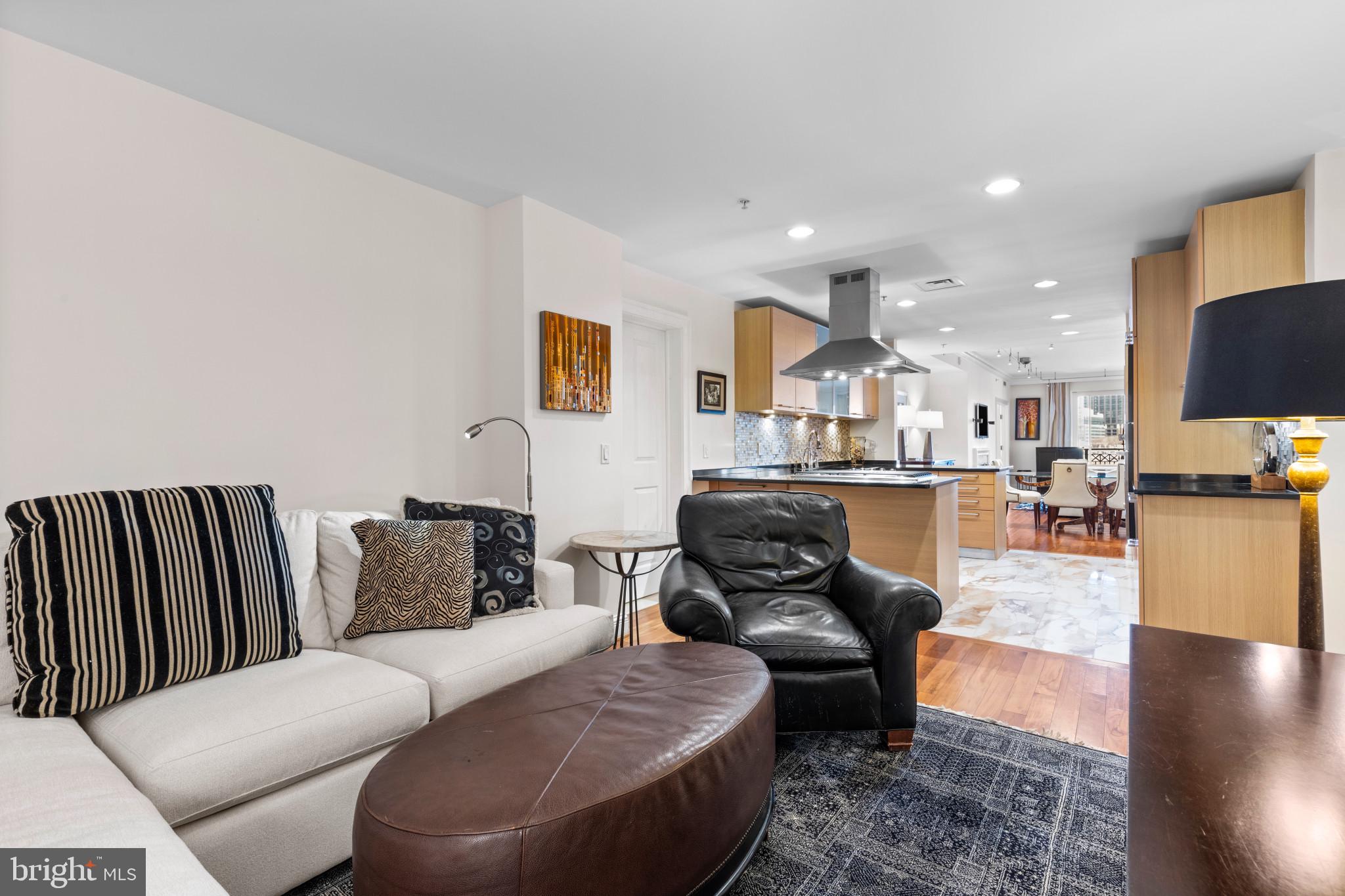 THE RITZ-CARLTON RESIDENCES - Residential