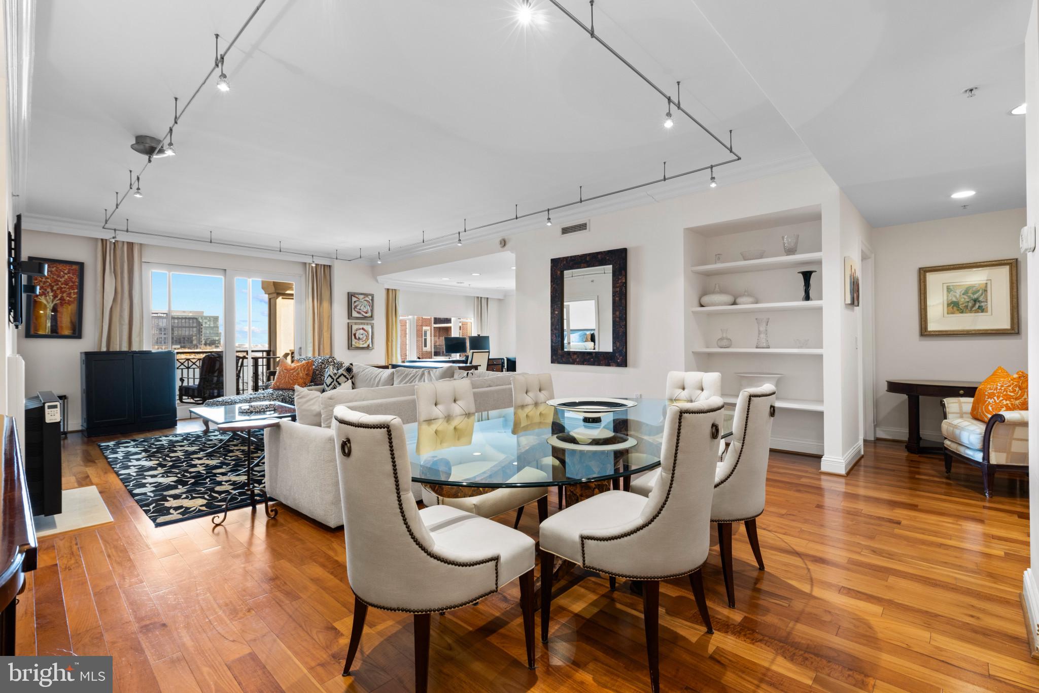 THE RITZ-CARLTON RESIDENCES - Residential