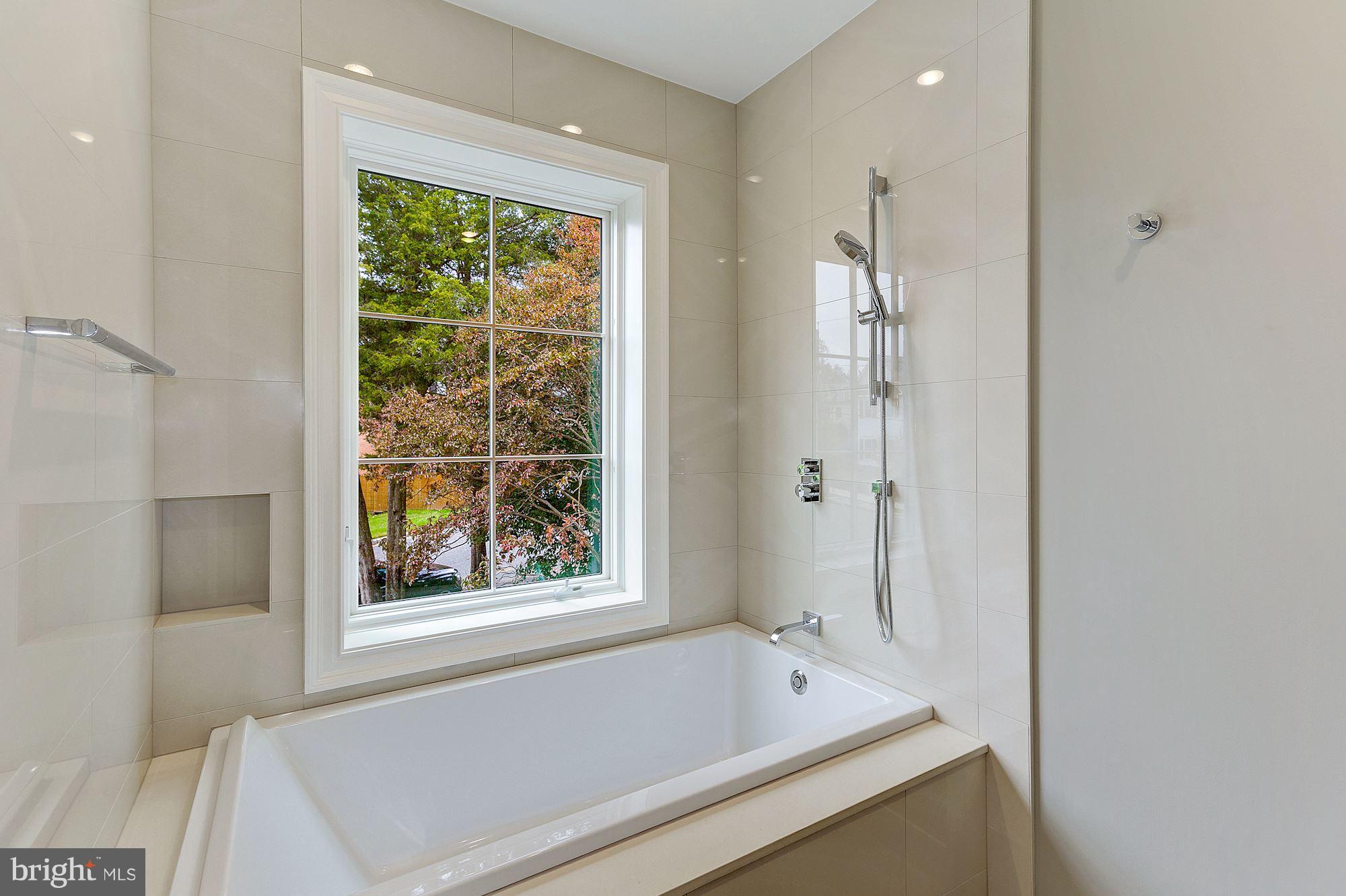 FOXHALL - Residential