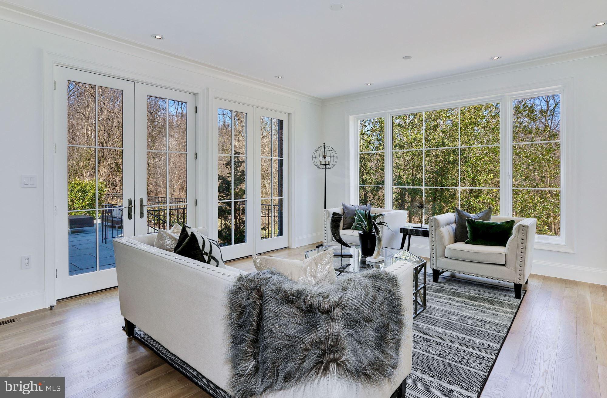 FOXHALL - Residential