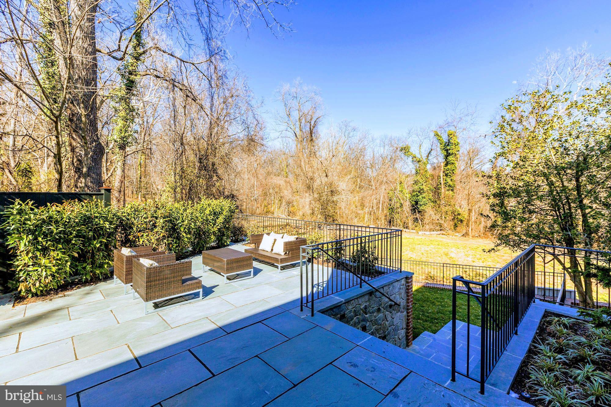 FOXHALL - Residential